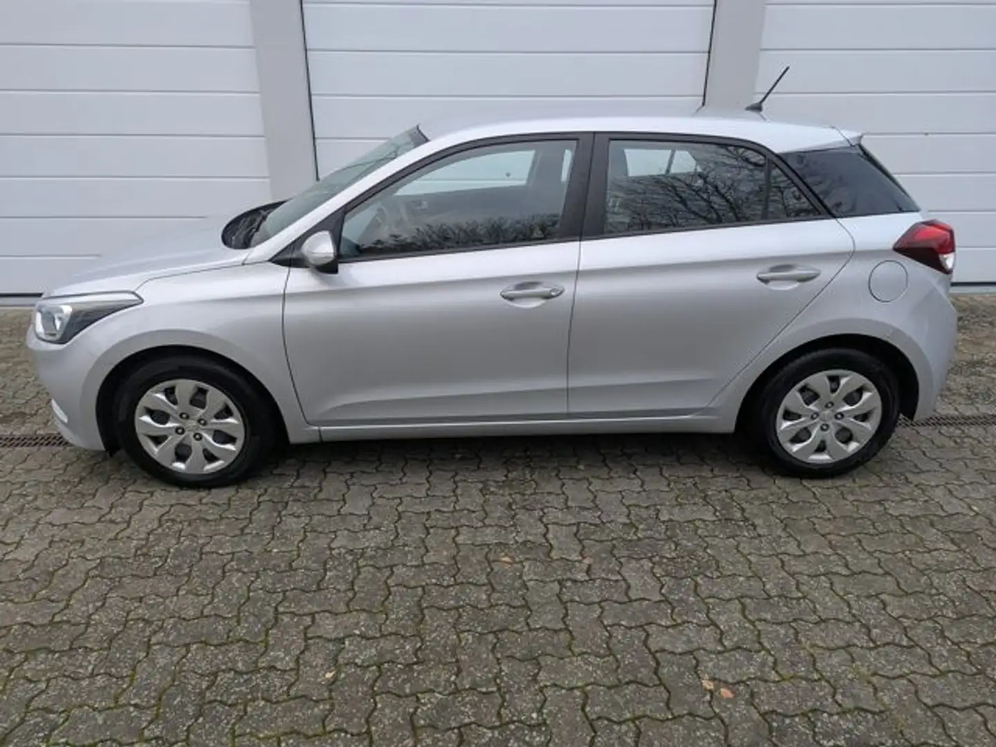 Hyundai i20 1.1 CRDi*2 Hand*4 Türig*TÜV:NEU* Silber - 2
