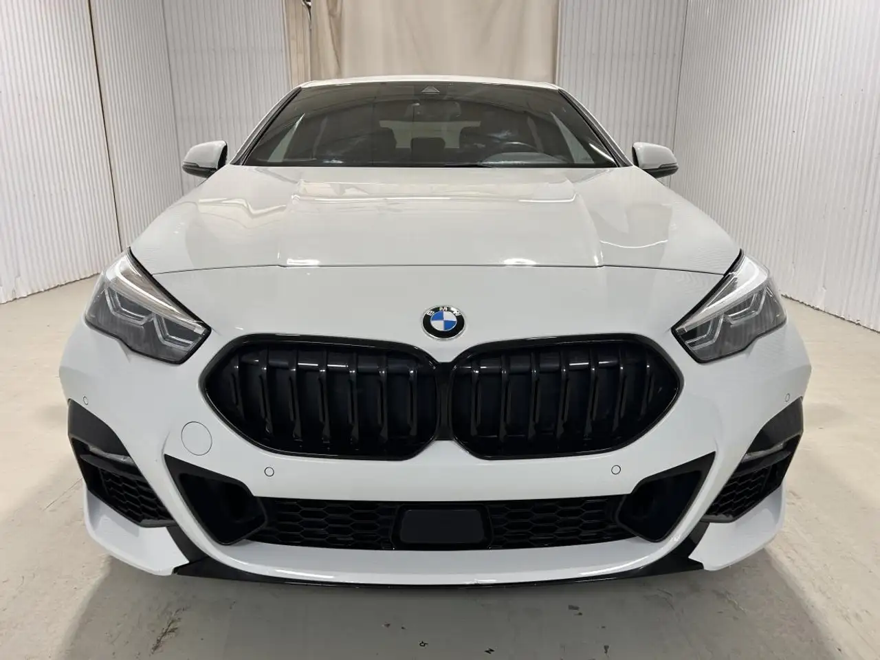 BMW 2 Series снимка BMW 2 Series