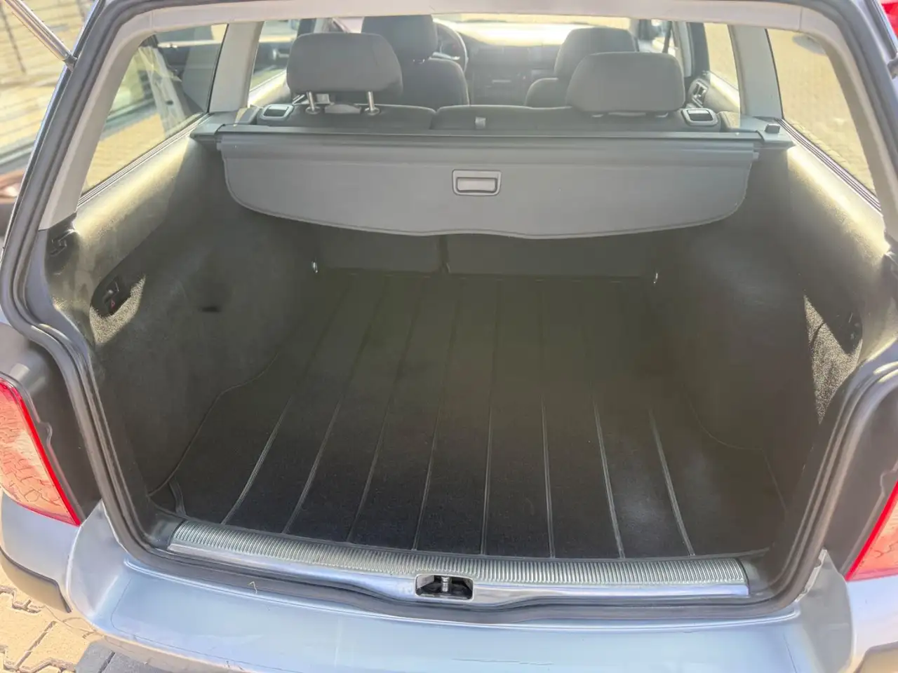 Volkswagen Passat 1,6l KOMBI** aus 1. Hand ** 47501 KM !!!, foto 9