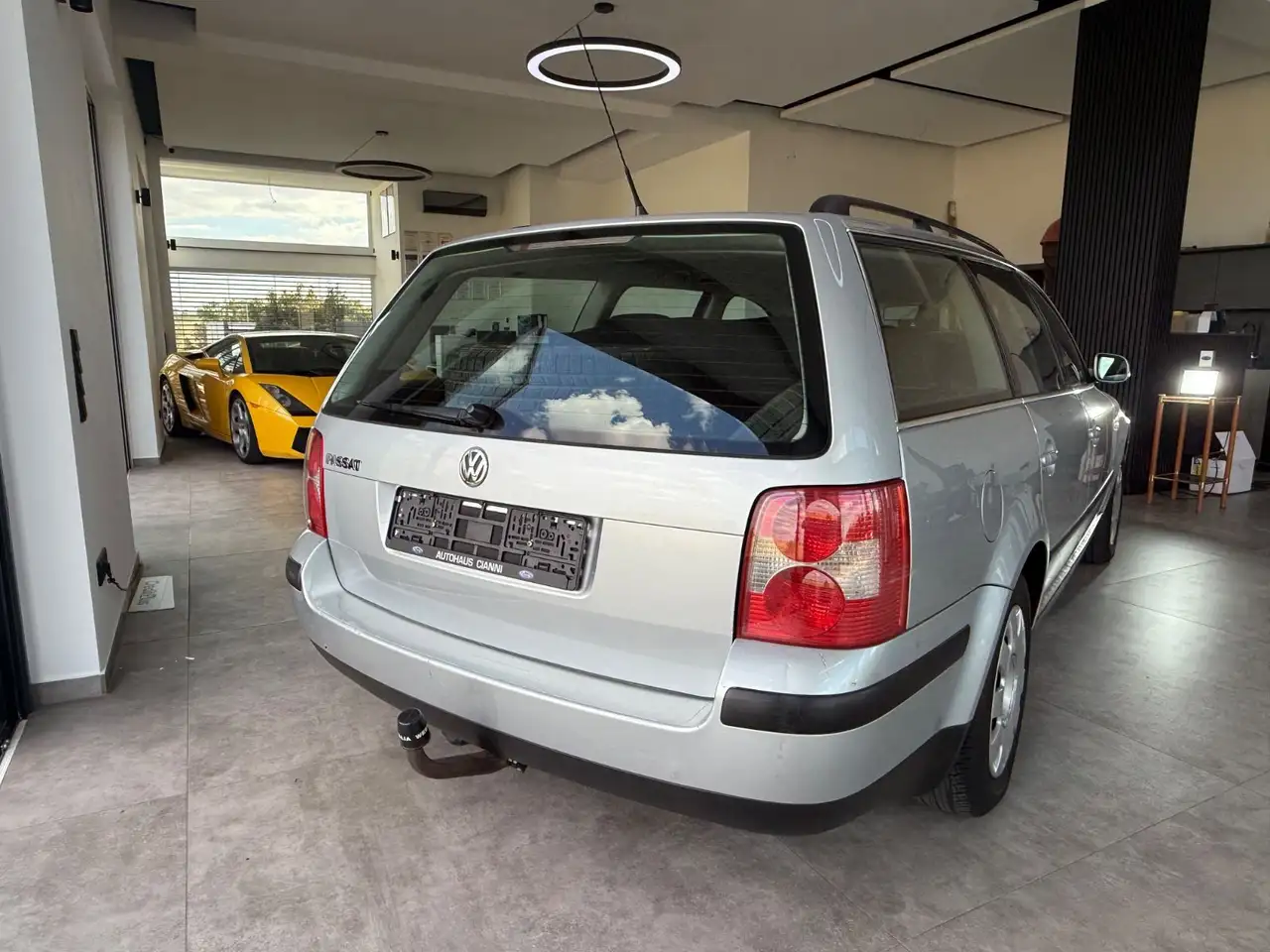 Volkswagen Passat 1,6l KOMBI** aus 1. Hand ** 47501 KM !!!, foto 2