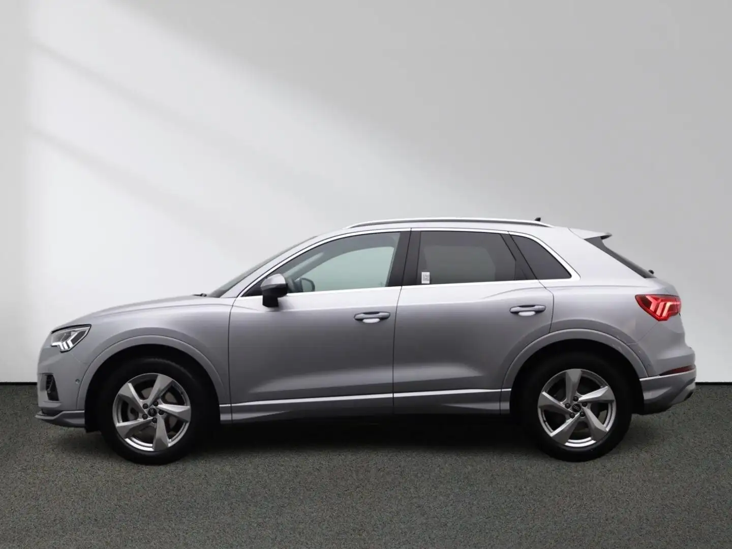 Audi Q3 35 TFSI advanced S tronic Kamera Navi LED Silber - 2