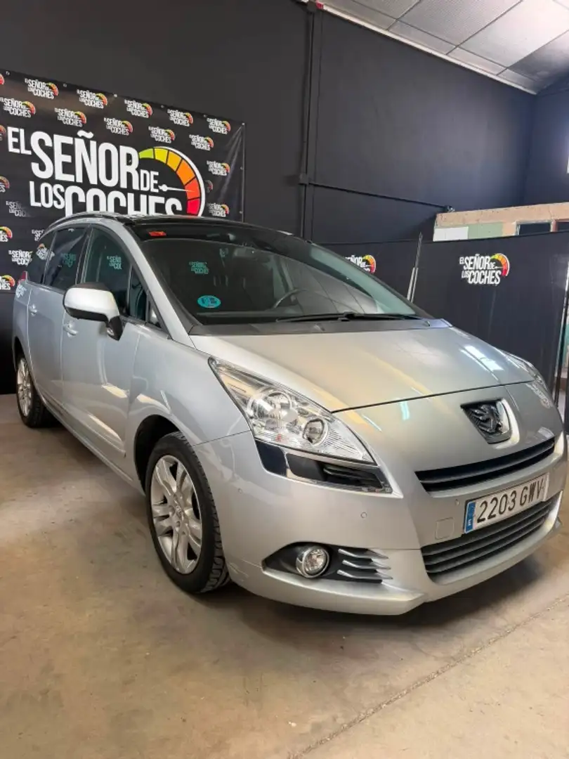 Peugeot 5008 1.6 THP Sport Pack Plateado - 2