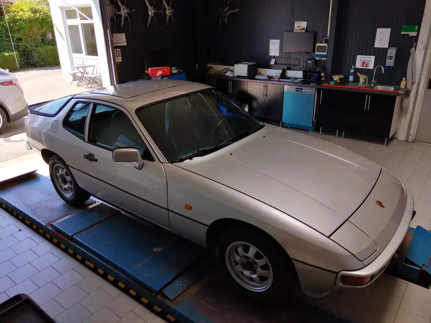 Porsche 924 924 2.0 Targa 92 kW. / 125 PS  H-Kennzeichen Argent - 2