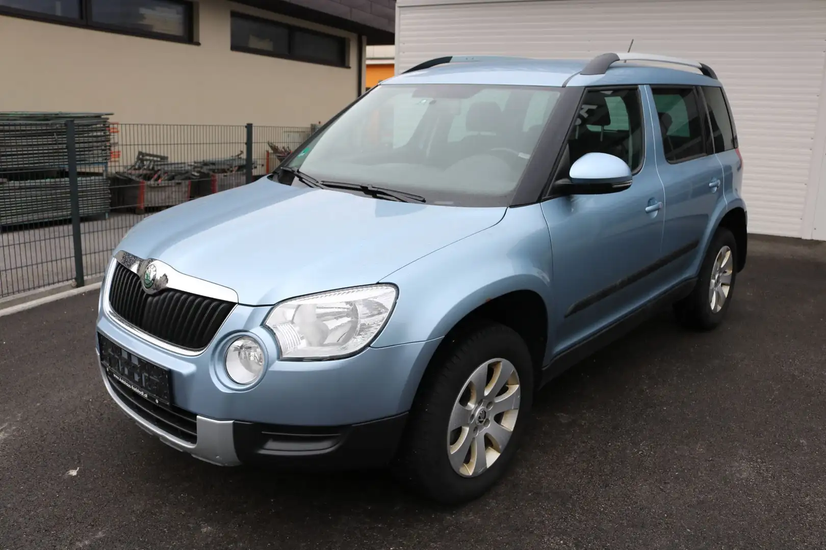 Skoda Yeti 4x4 Ambition 2,0 TDI CR DSG Blau - 1