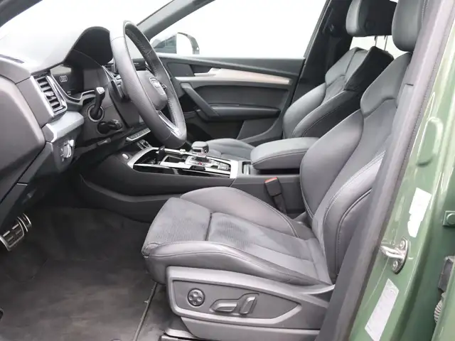 Audi SQ5 view 12