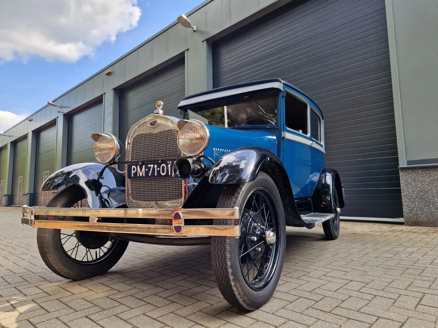 Ford Model A Tudor Синій - 2