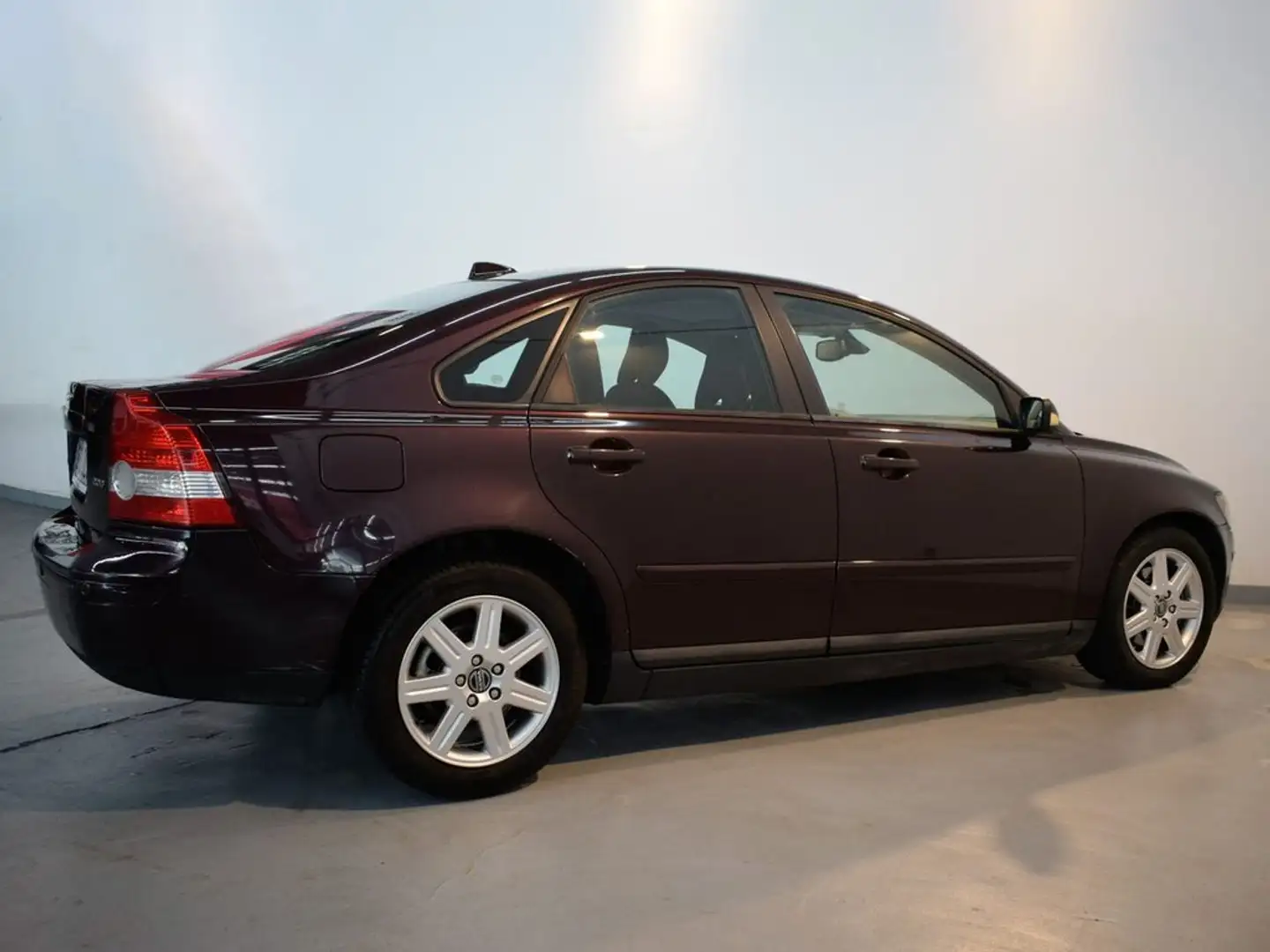 Volvo S40 2.0D Momentum Burdeos - 2