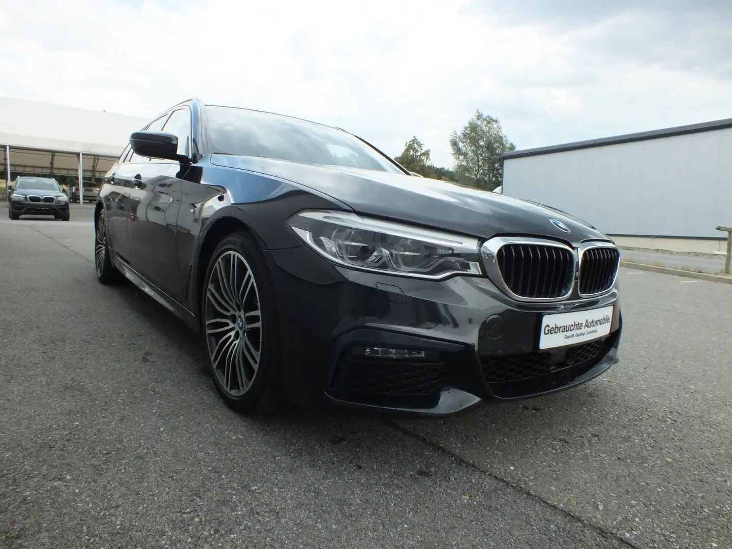 BMW 520 d xDrive Schwarz - 2