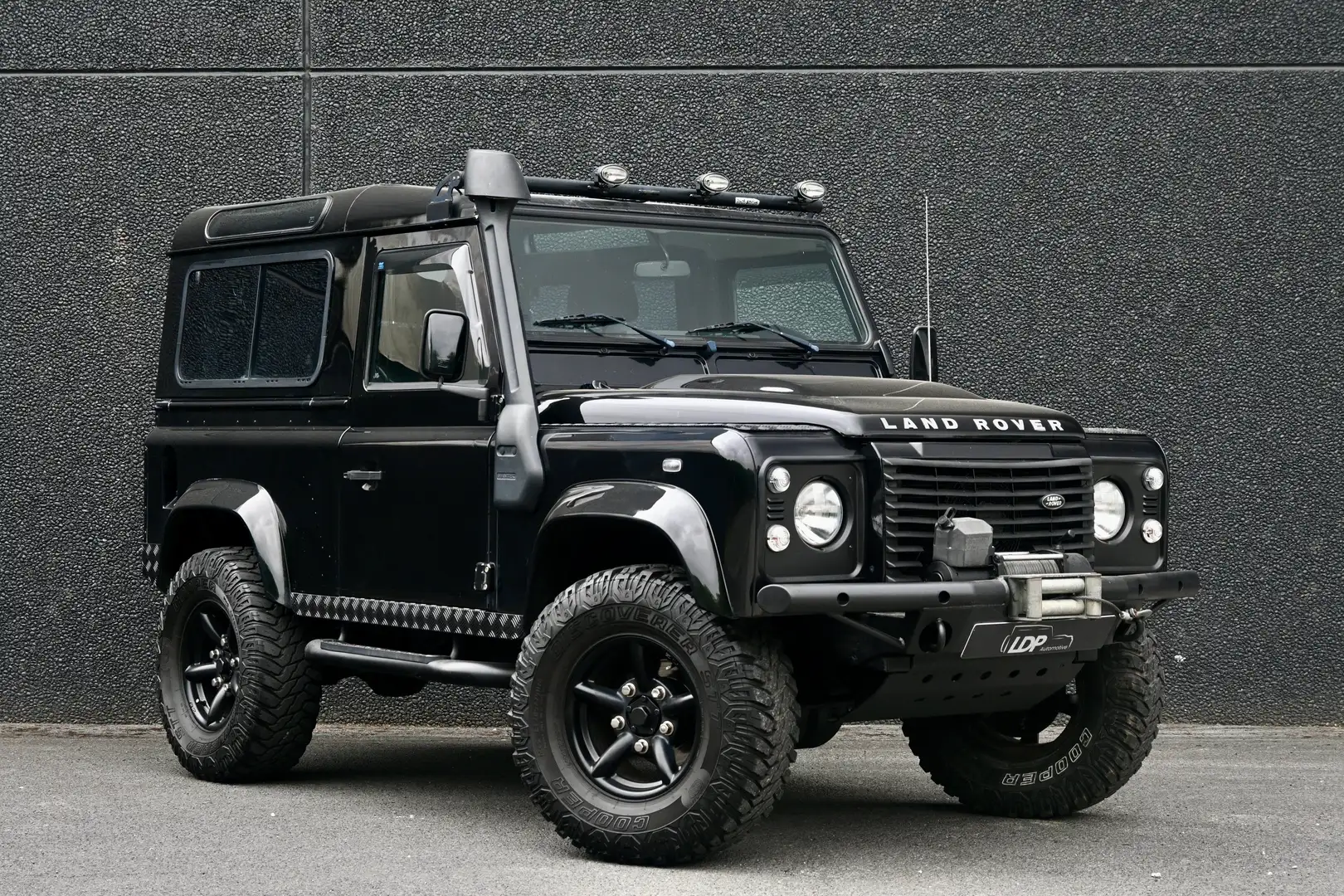 Land Rover Defender 2.4 Turbo - D SE Lichte vracht Noir - 1