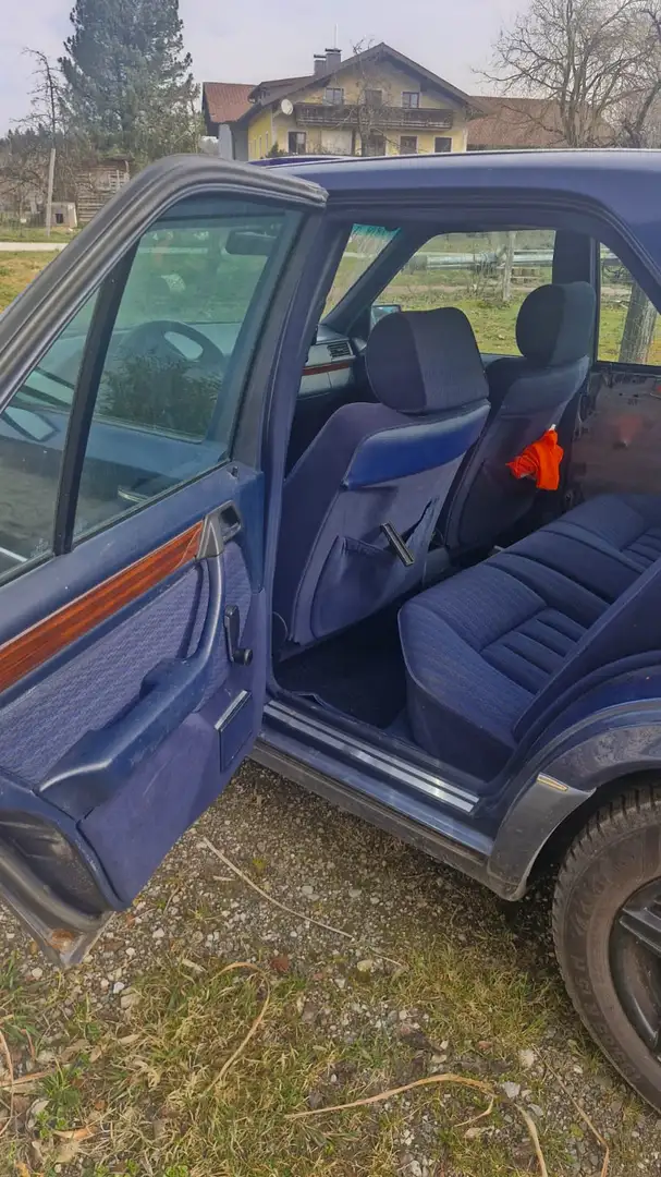 Mercedes-Benz E 200 E 200 Blau - 2