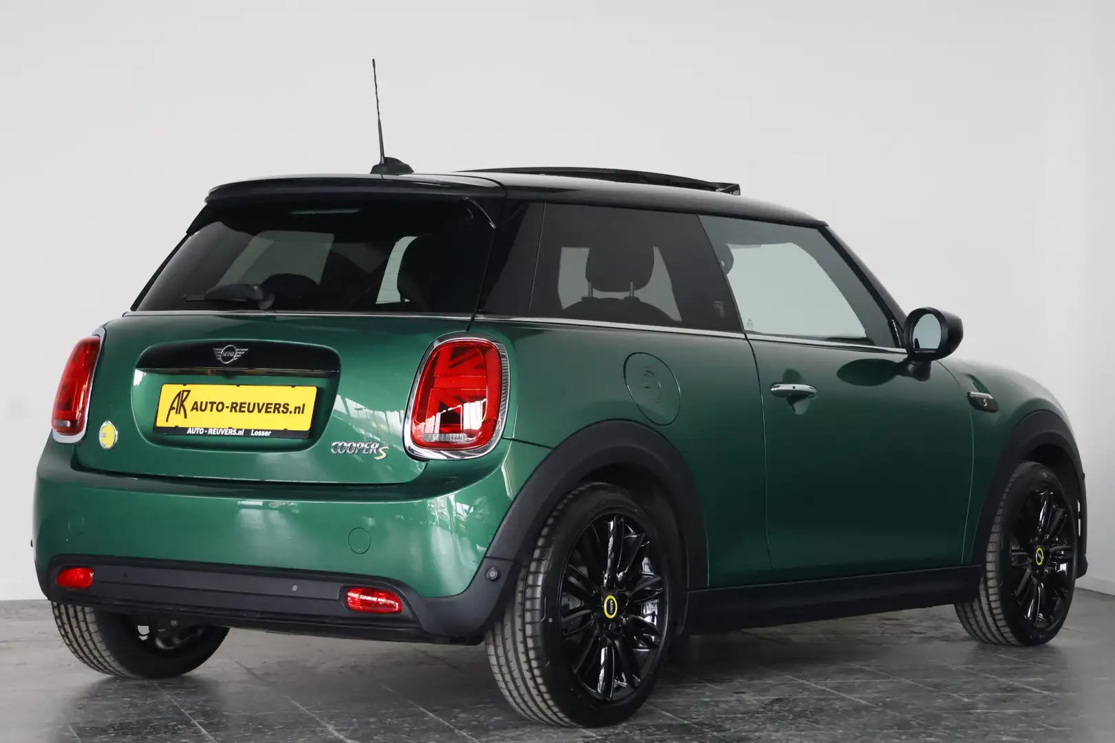 MINI Cooper E Electric MINI Yours 33 kWh / Opendak / Leder / Har Vert - 2