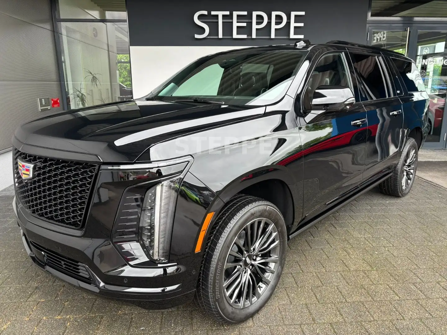 Cadillac Escalade FACELIFT MY25 6.2 V8 ESV Sport Platinum Чёрный - 1