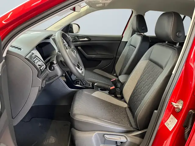 Volkswagen T-Cross view 7