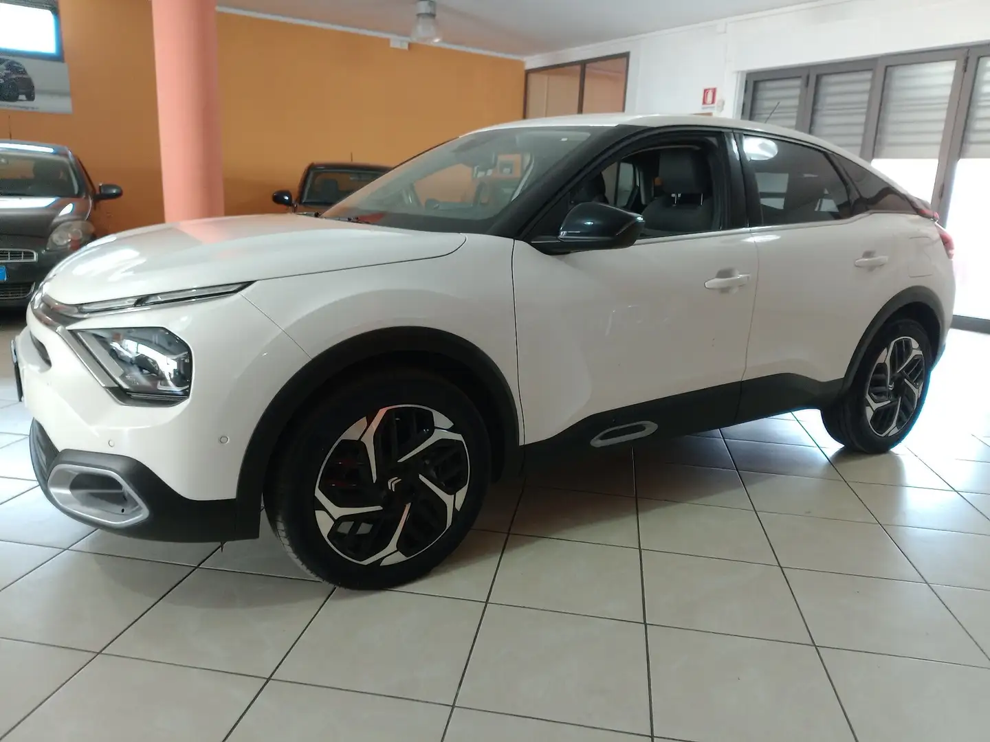 Citroen C4 1.2 puretech Shine s&s 130cv Bianco - 1
