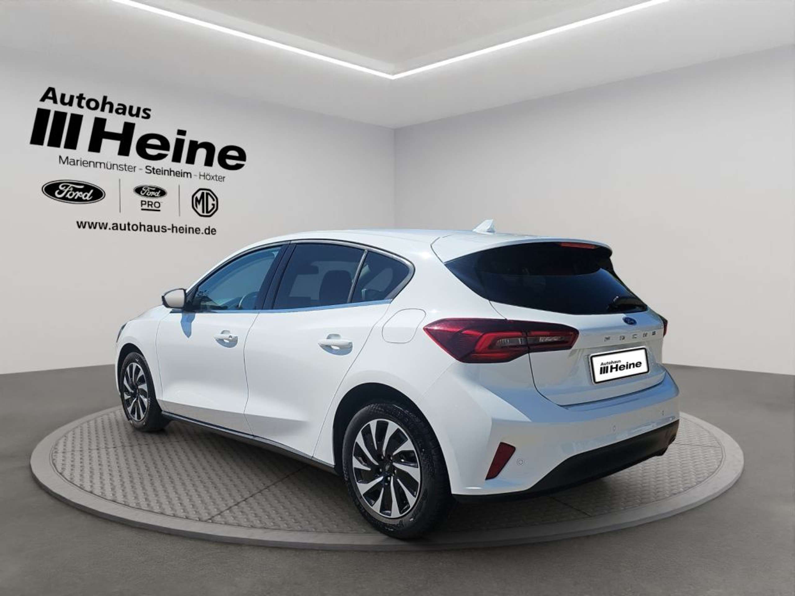 Fahrzeugabbildung Ford Focus TITANIUM 1.0 Ltr. 125 PS *LED*CARPLAY* - mit KI generiert/bearbeitet