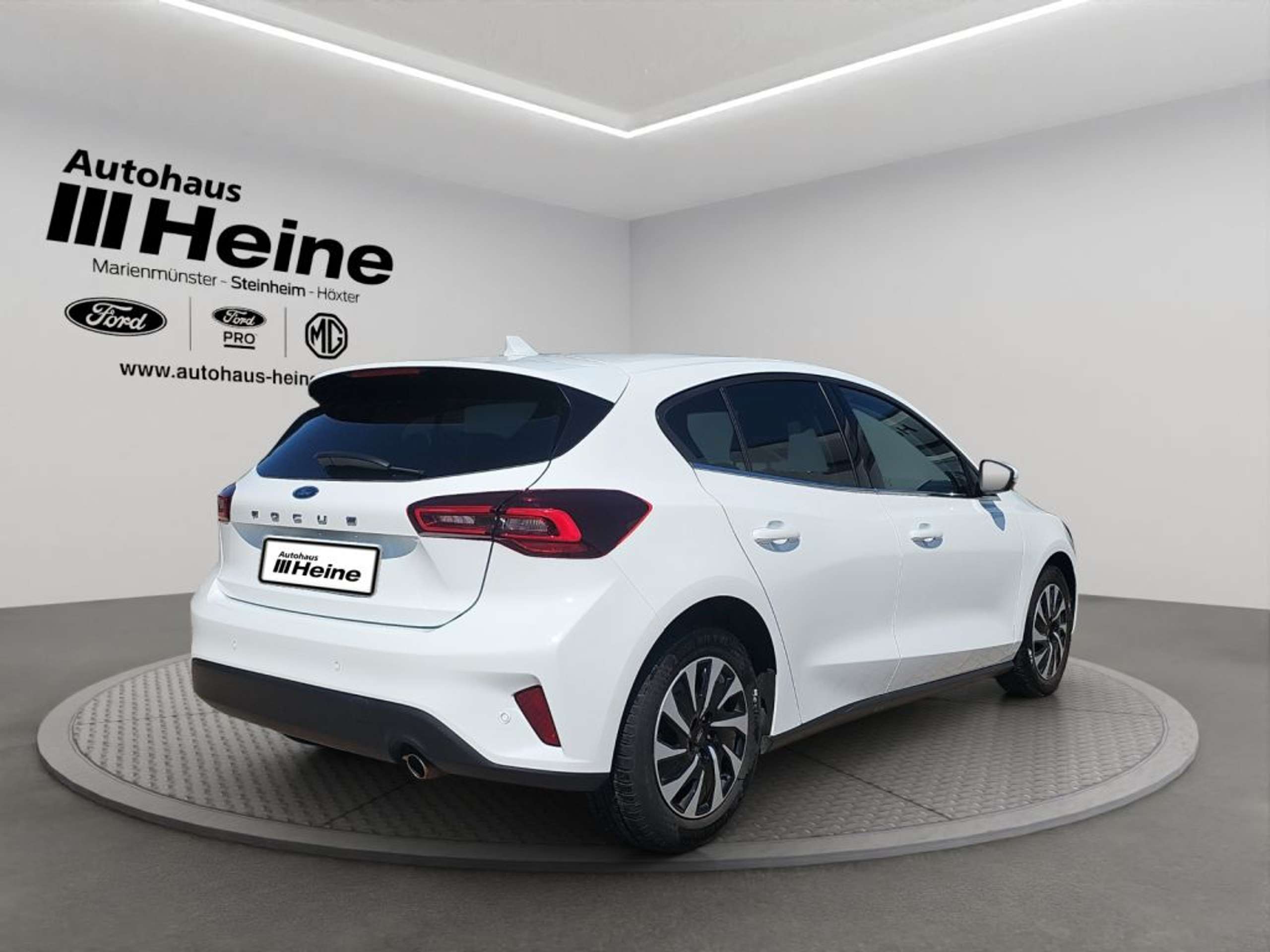 Fahrzeugabbildung Ford Focus TITANIUM 1.0 Ltr. 125 PS *LED*CARPLAY* - mit KI generiert/bearbeitet