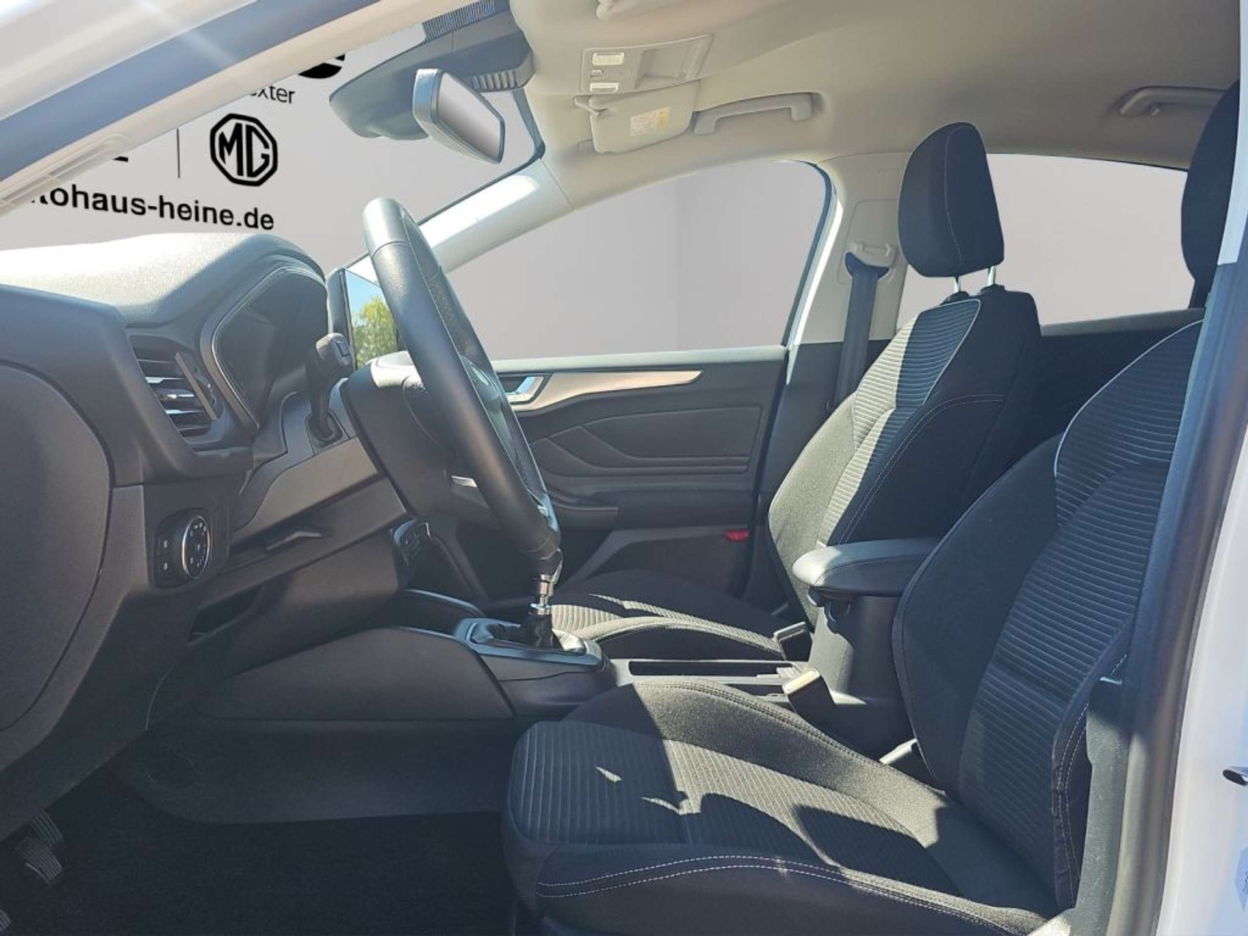 Fahrzeugabbildung Ford Focus TITANIUM 1.0 Ltr. 125 PS *LED*CARPLAY* - mit KI generiert/bearbeitet