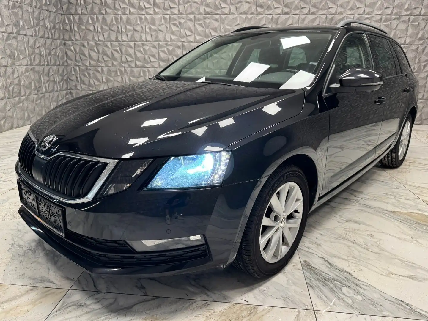 Skoda Octavia Combi Ambition **Voll Fahrbereit** Schwarz - 1