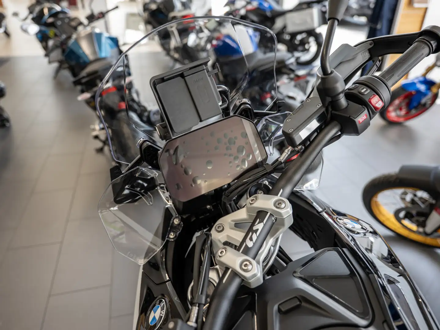 BMW R 1300 GS Triple Black inkl.ServiceInkl.3J+Na Schwarz - 2