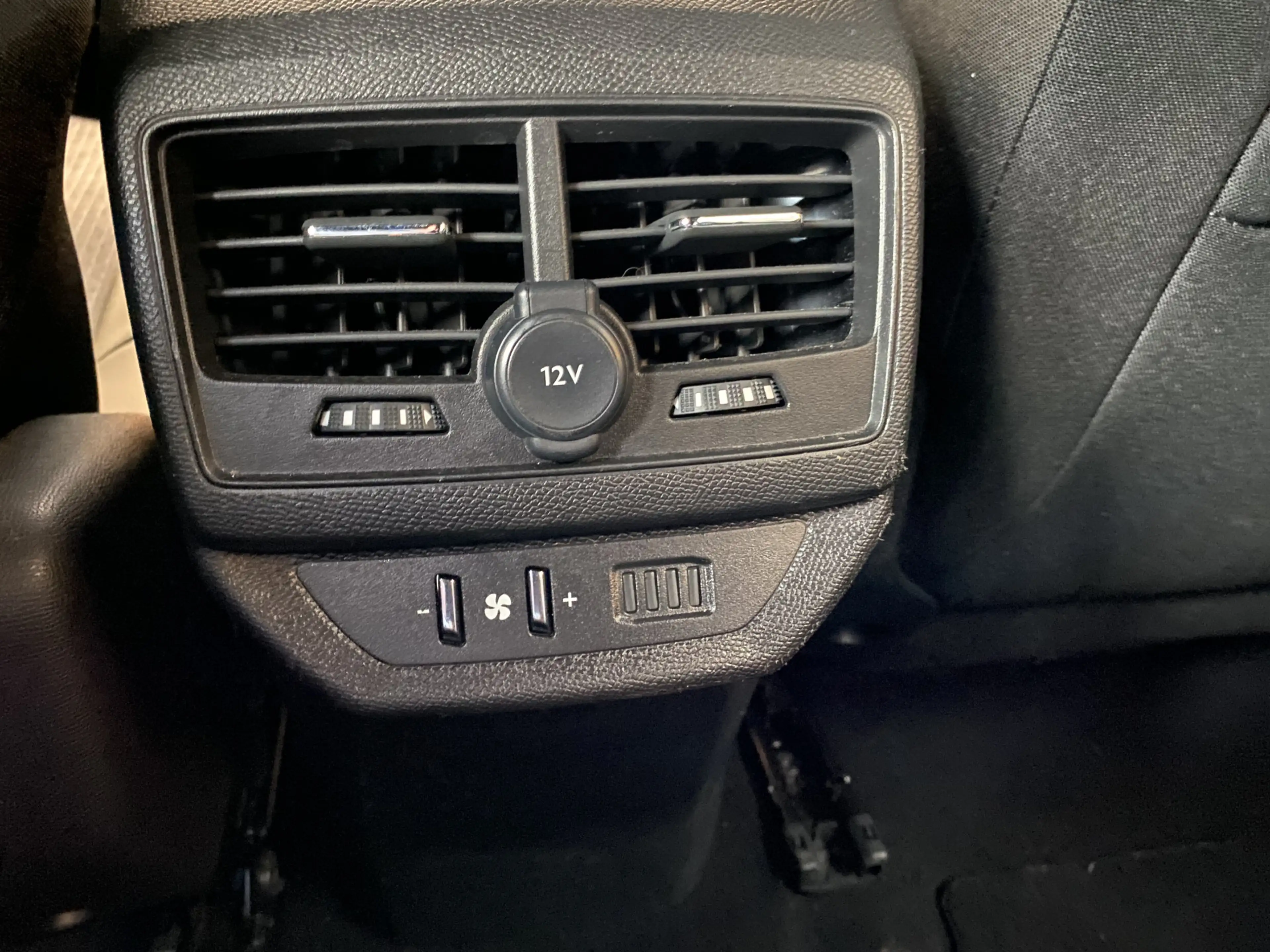 Peugeot 5008 1.2 PureTech Active Pack Business,7 Zitplaatsen,Na — photo 25