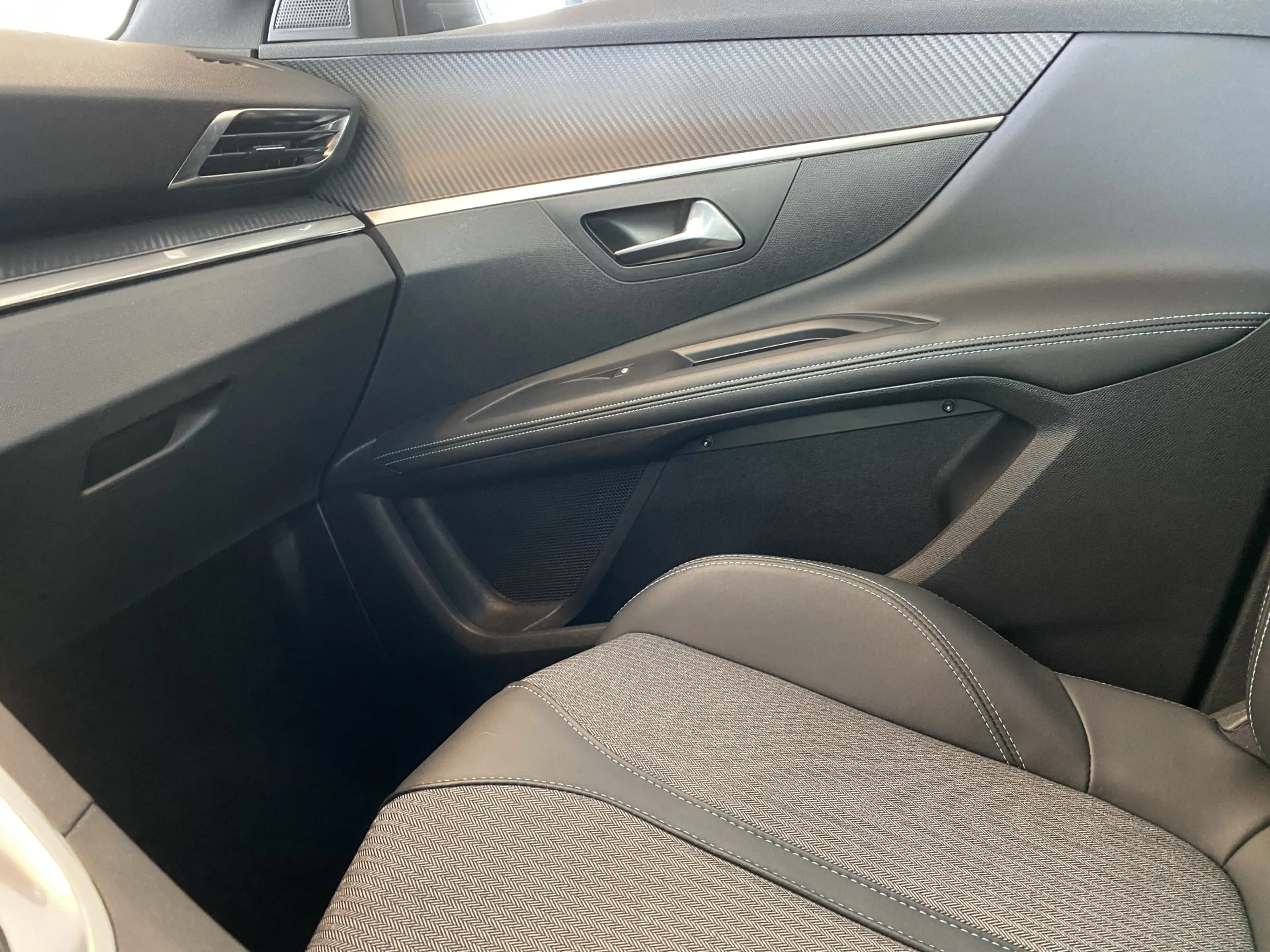 Peugeot 5008 1.2 PureTech Active Pack Business,7 Zitplaatsen,Na — photo 30