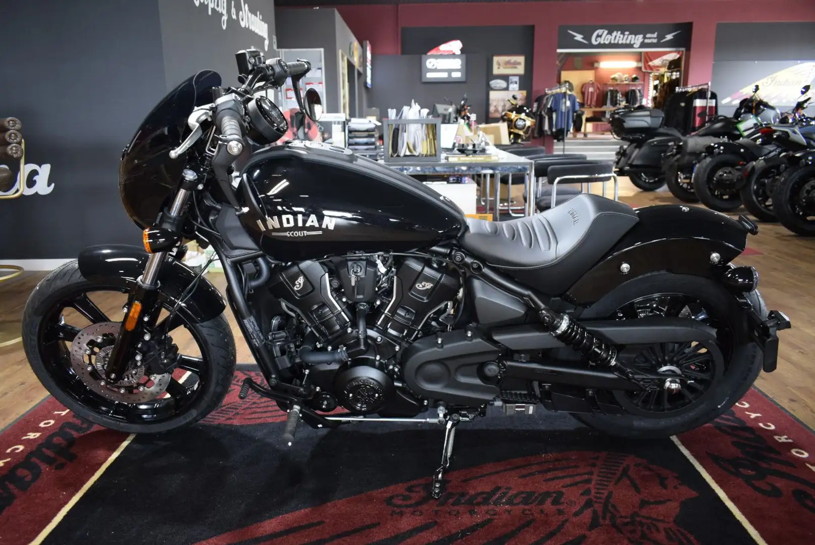 Indian Sport Scout Black Smoke Zwart - 2