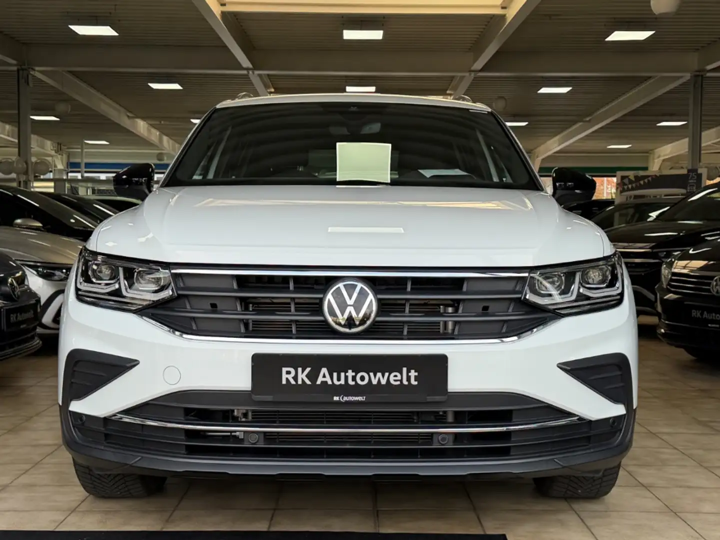 Volkswagen Tiguan Active HUD Navi Digitales Cockpit LED Dyn. Kurvenl Weiß - 2