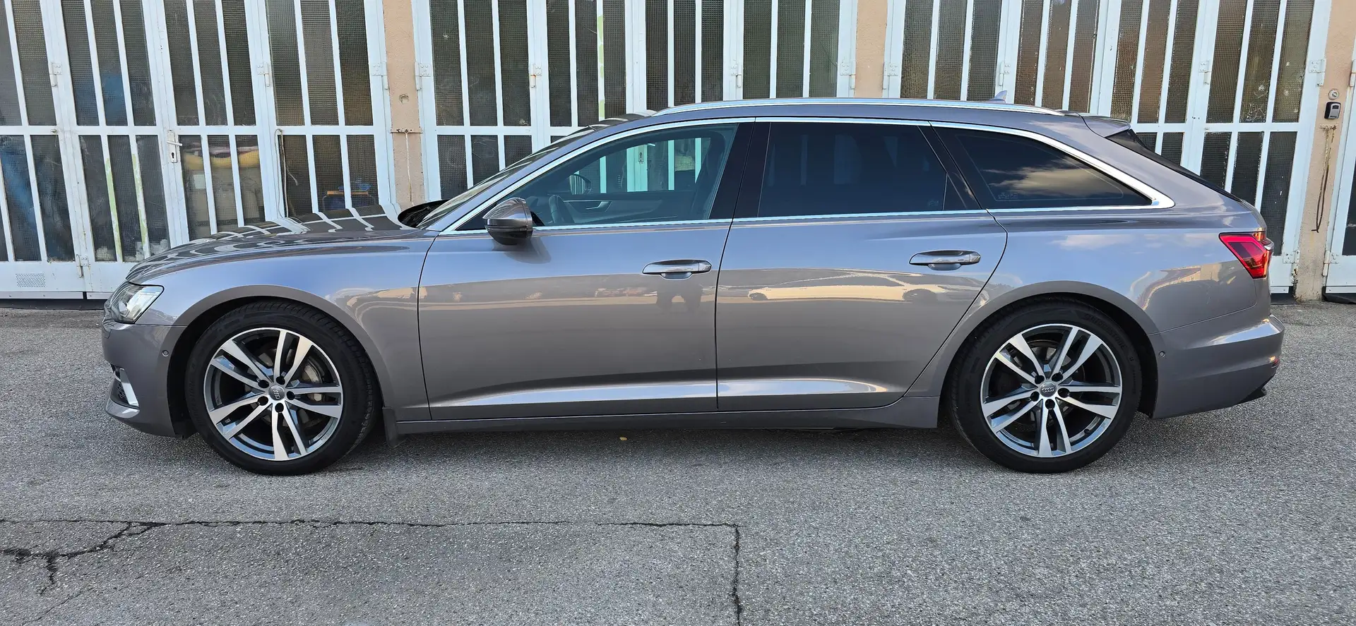 Audi A6 Avant 40 TDI Quattro S-line *Matrix*19zoll*Kamera* Grau - 2