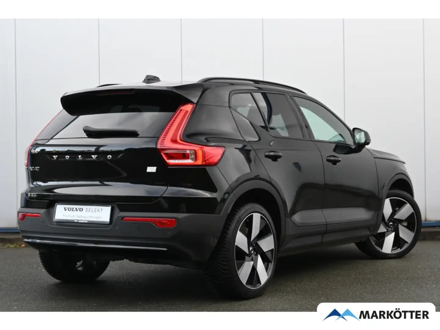 Volvo XC40 P8 AWD Ultimate ACC/H&K/360°/BLIS/Pano Noir - 2