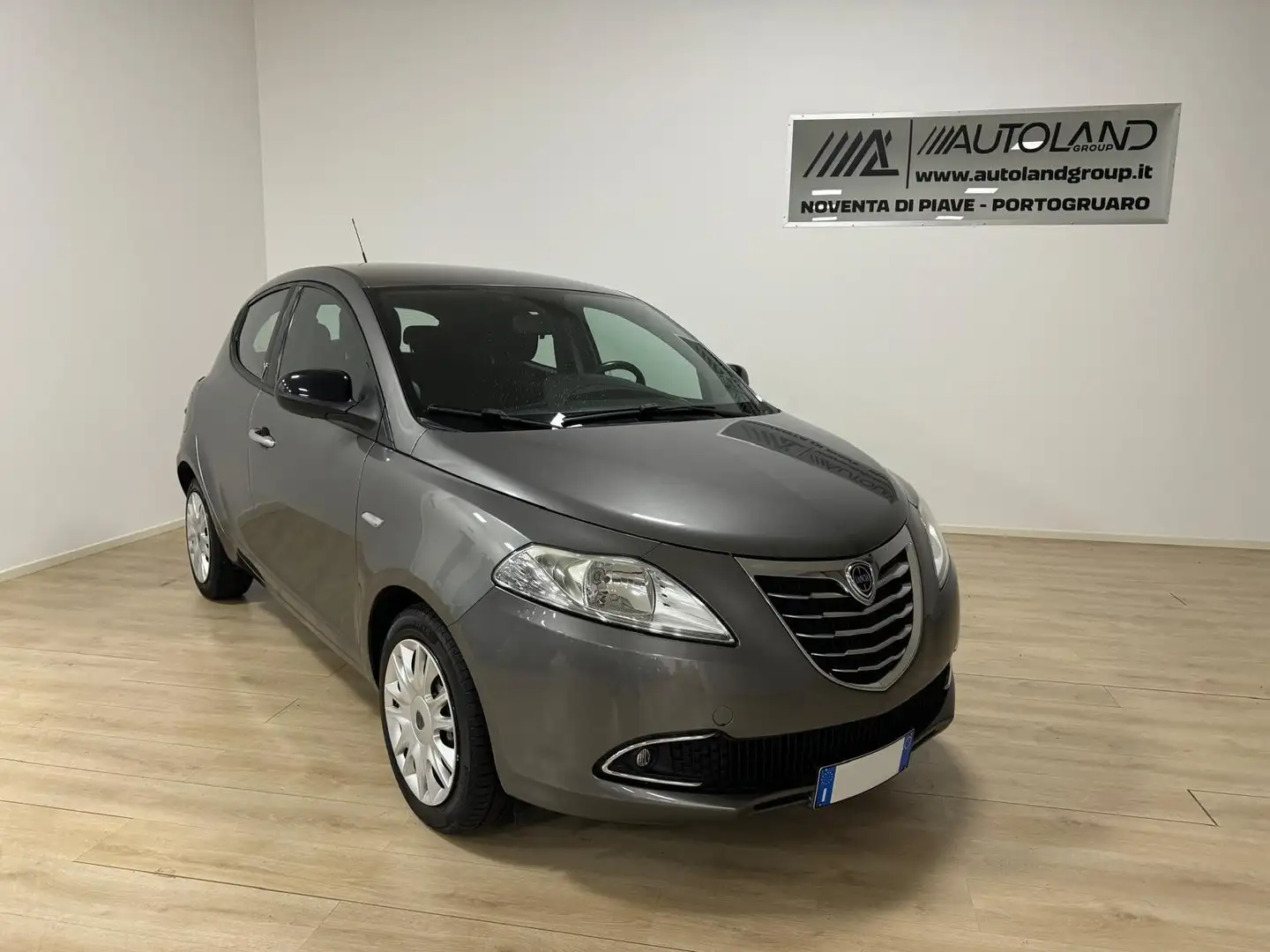 Lancia Ypsilon Ypsilon III 2011 1.3 mjt  **** NEOPATENTATI**** Grigio - 1
