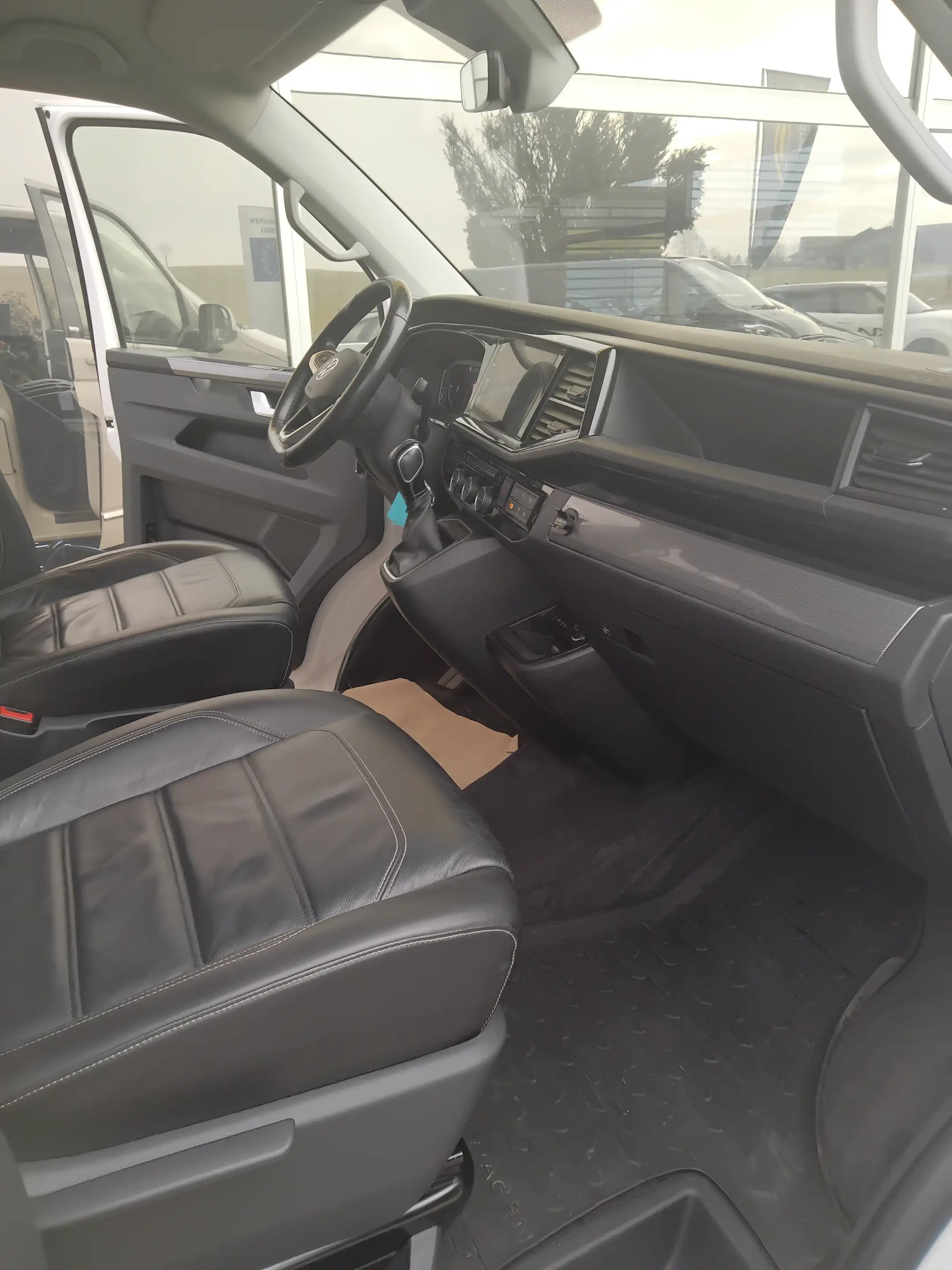 Volkswagen T6.1 Multivan Multivan Generation Six 4MOTION DSG — photo 24