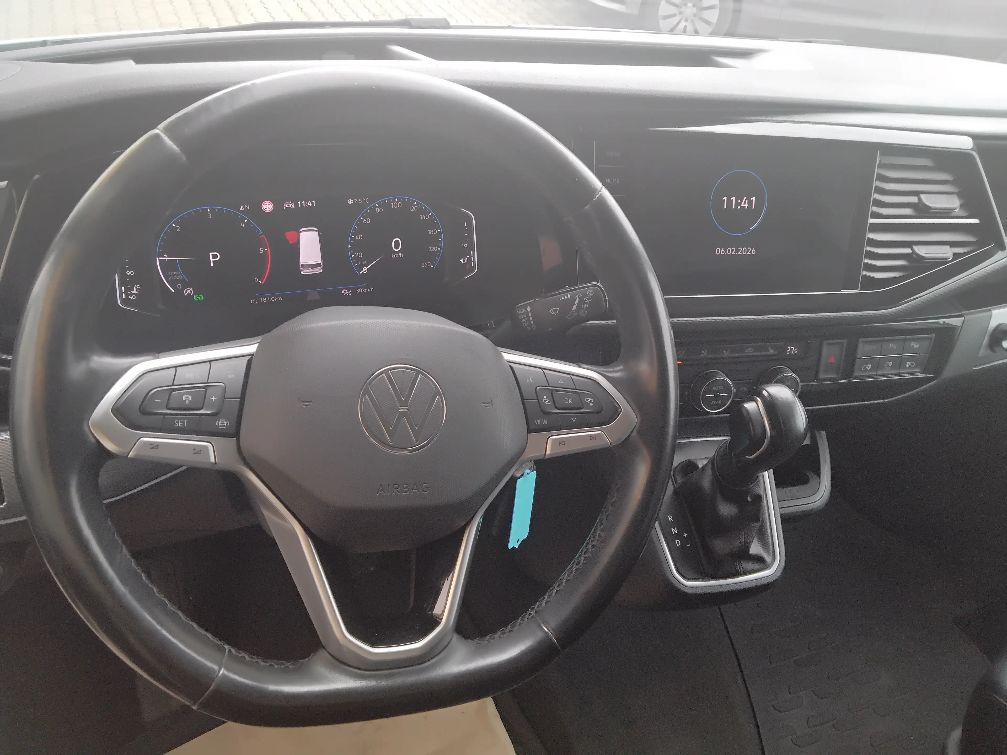 Volkswagen T6.1 Multivan Multivan Generation Six 4MOTION DSG — photo 8