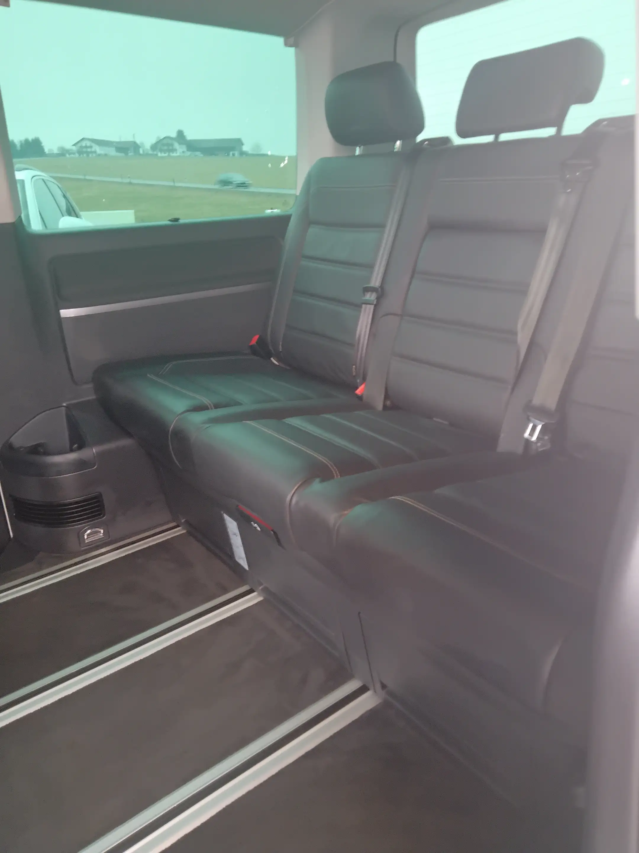 Volkswagen T6.1 Multivan Multivan Generation Six 4MOTION DSG — photo 11
