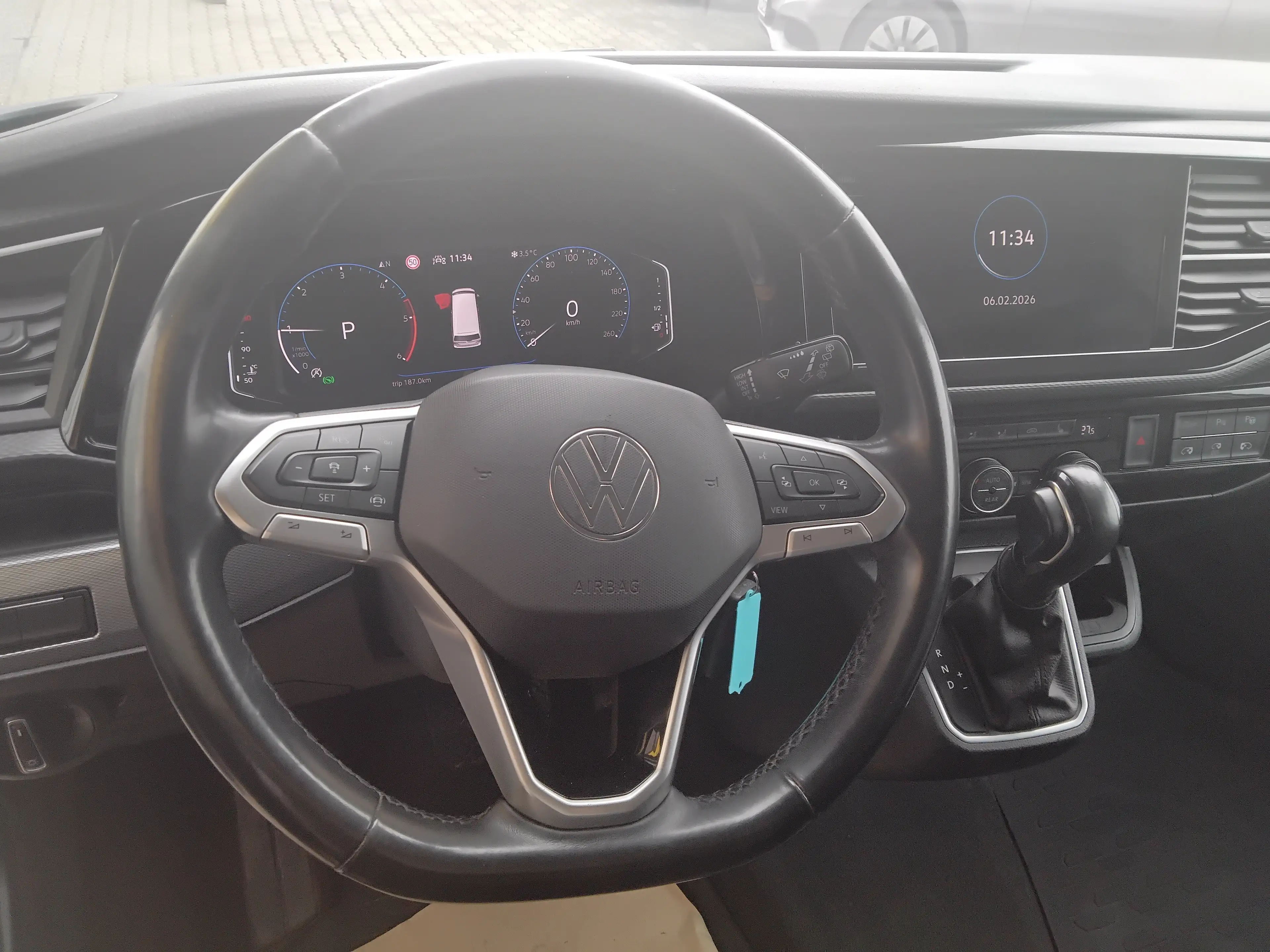 Volkswagen T6.1 Multivan Multivan Generation Six 4MOTION DSG — photo 2