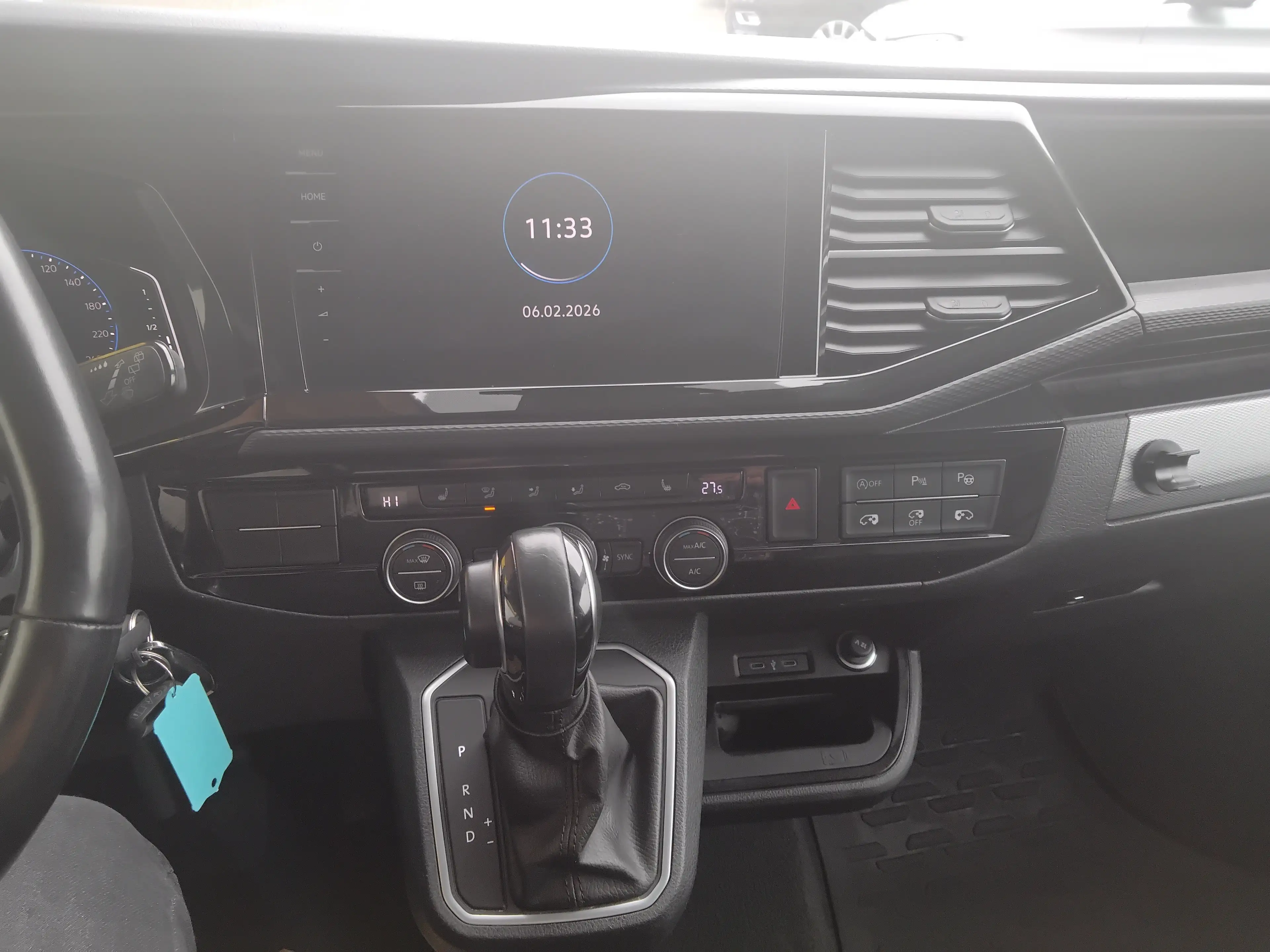 Volkswagen T6.1 Multivan Multivan Generation Six 4MOTION DSG — photo 6