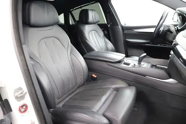 BMW X6 M view 9