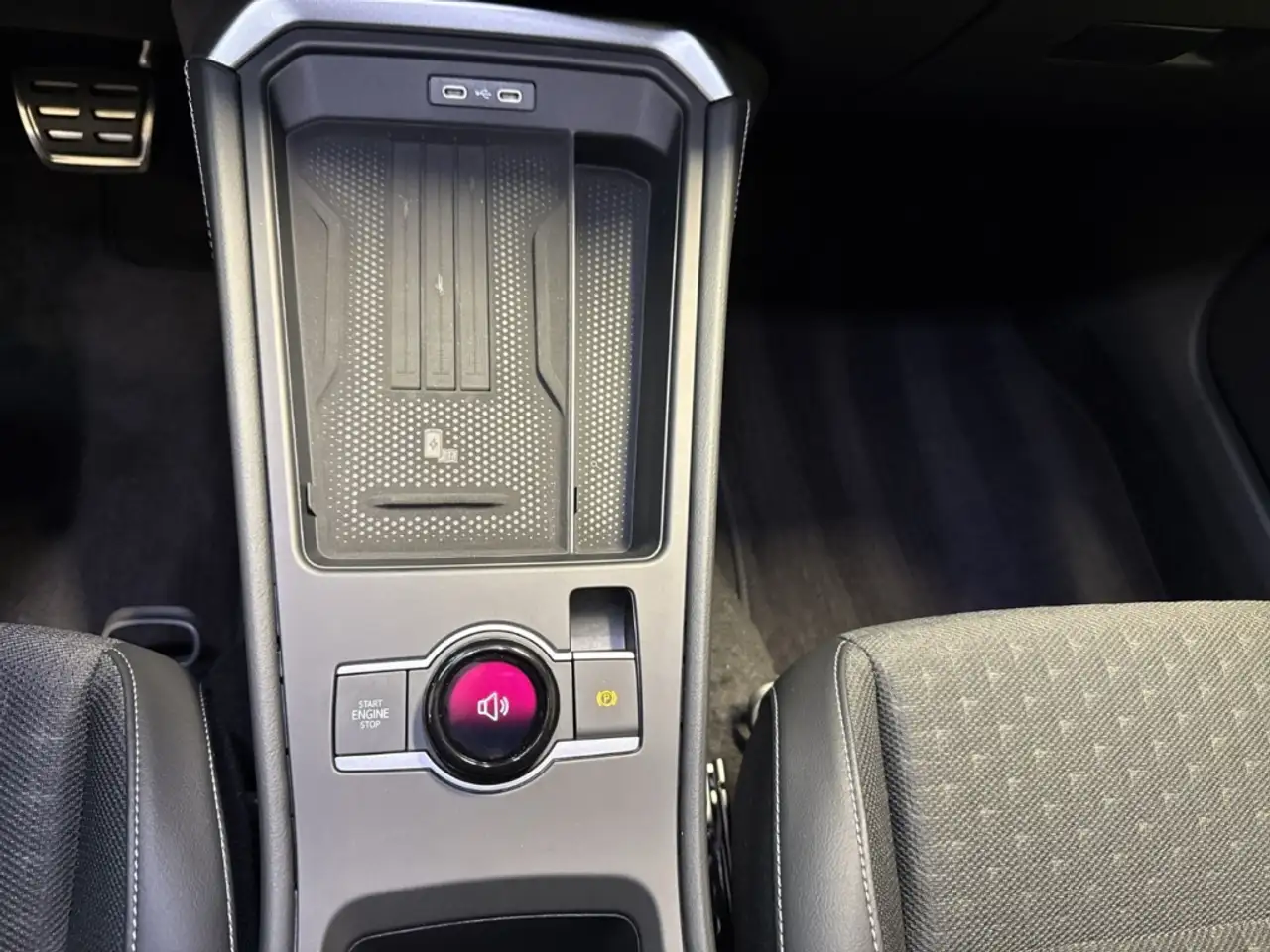 Volkswagen T-Roc 1.5 eTSI R-Line+PDC+Sitzhzg+Lenkradhzg. 14