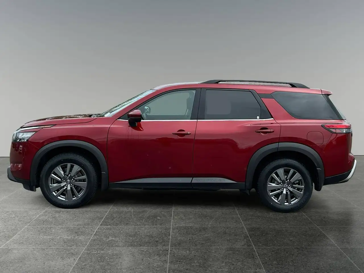 Nissan Pathfinder снимка Nissan Pathfinder