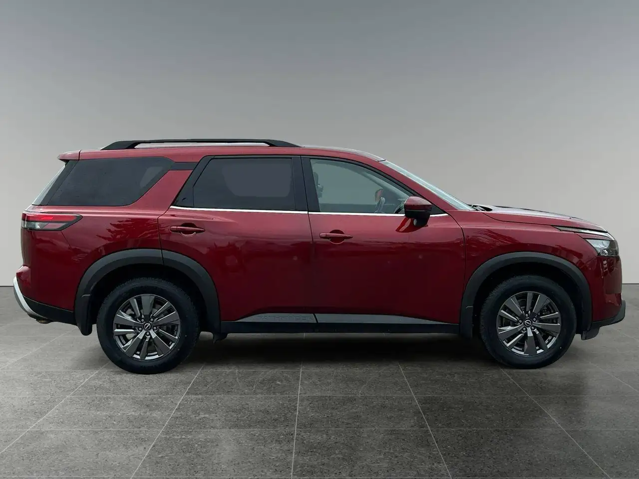 Nissan Pathfinder снимка Nissan Pathfinder