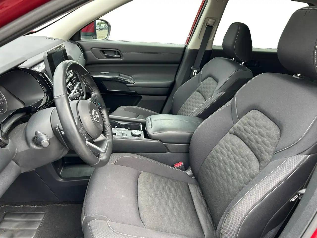 Nissan Pathfinder снимка Nissan Pathfinder