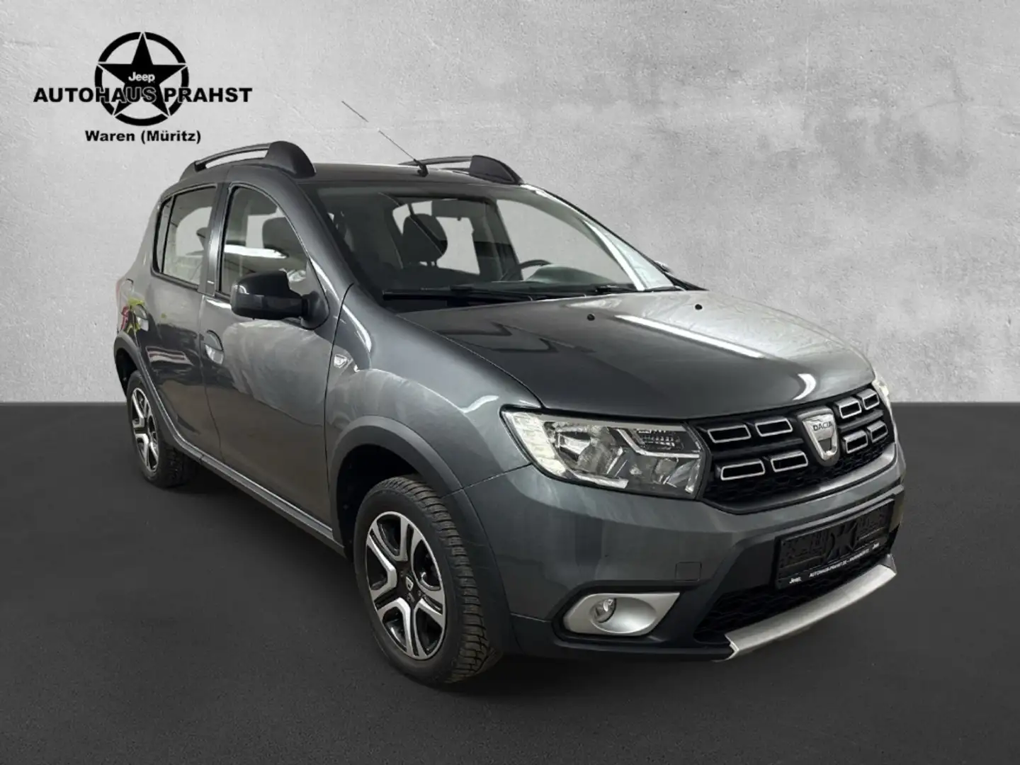 Dacia Sandero Stepway Celebration I.Hand Navi Kamera Šedá - 1