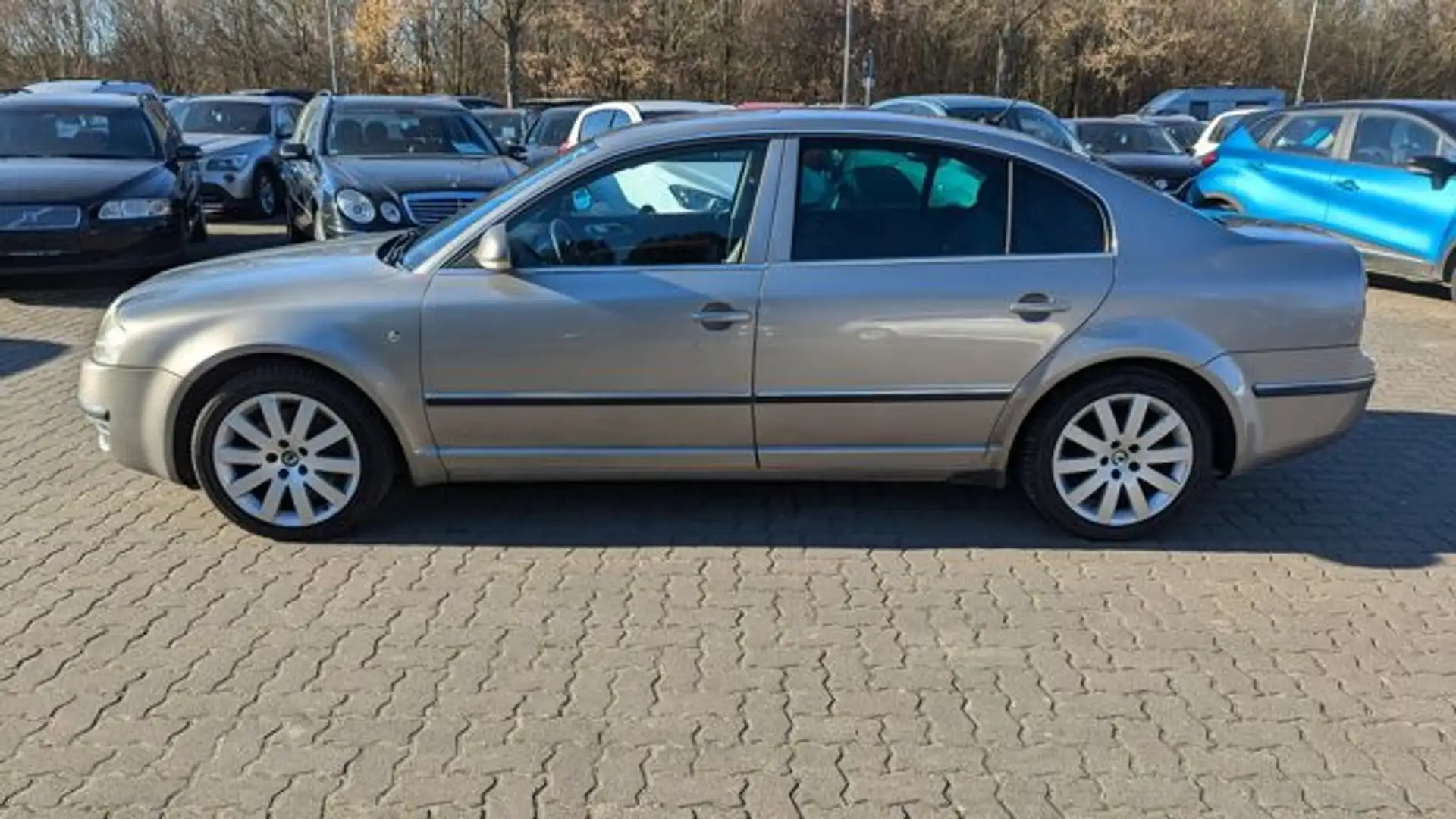 Skoda Superb 2.5 TDI Elegance Lim*Antriebswelle defekt Gold - 2