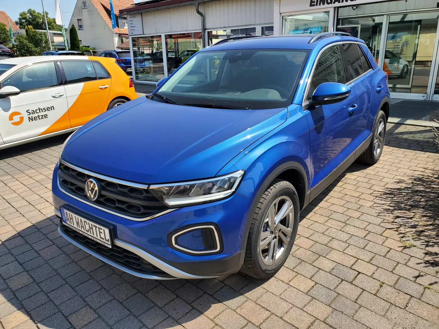 Volkswagen T-Roc Life 2,0 TDI DSG AHZV Kamera 17-Zoll Fahrassisten Blau - 1
