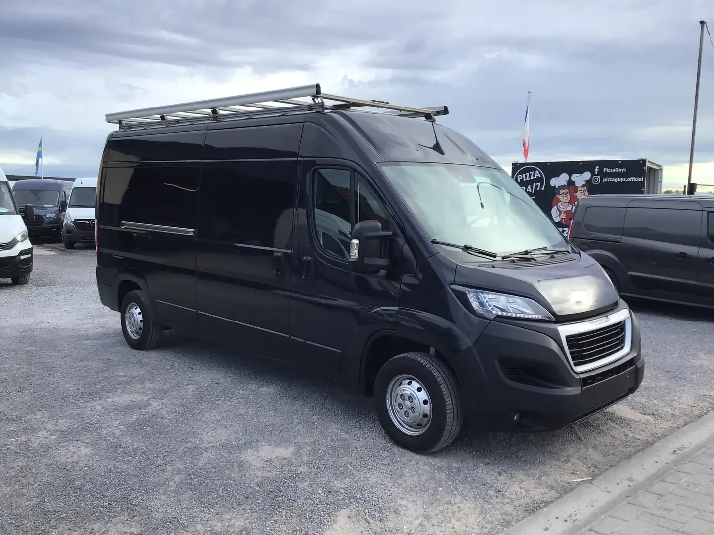 Peugeot Boxer l3h2 140pk 2022 74000km full/option 18950e ex Noir - 1