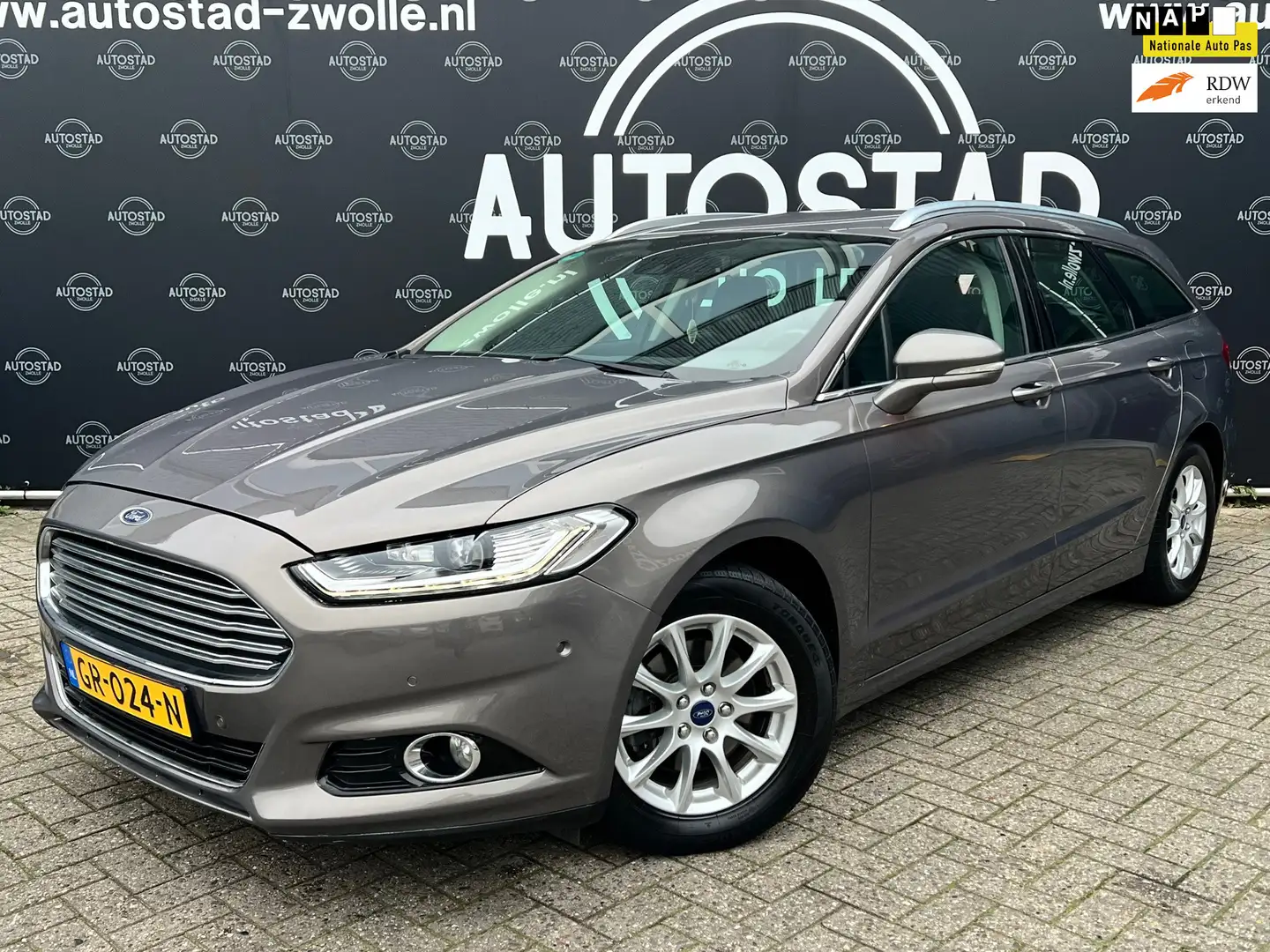 Ford Mondeo Wagon 1.5 Titanium NL-Auto/ Xenon & Led/2e Eigenaa Brun - 1