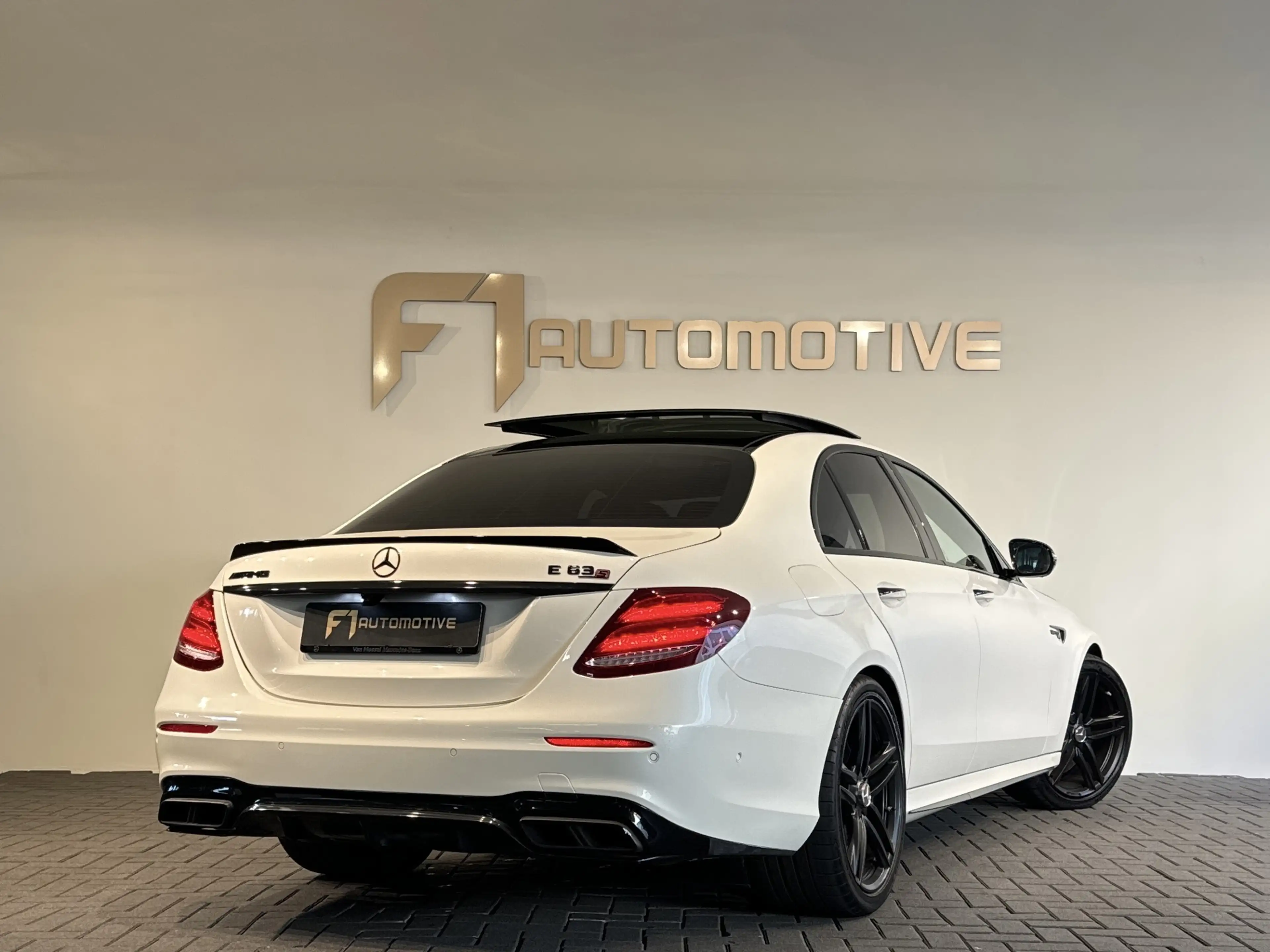 Mercedes-Benz E 63 AMG S 4MATIC Premium Pano|360 Camera|Stoelventilatie|M — photo 9