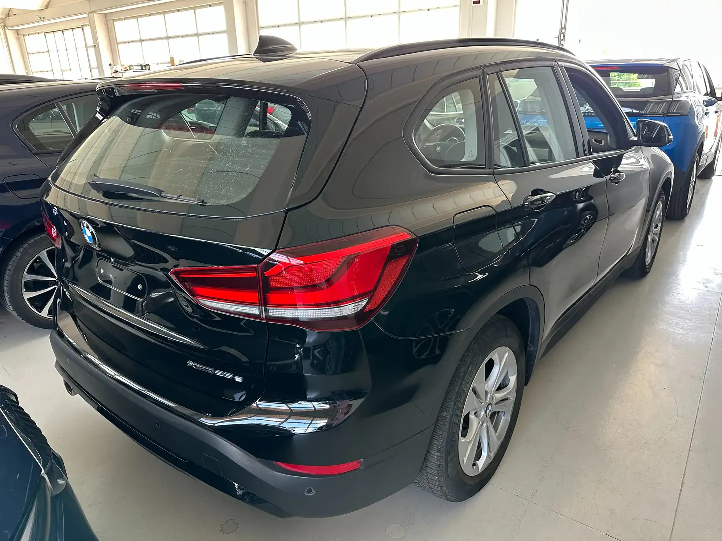BMW X1 xDrive 25e Business Advantage auto Nero - 2