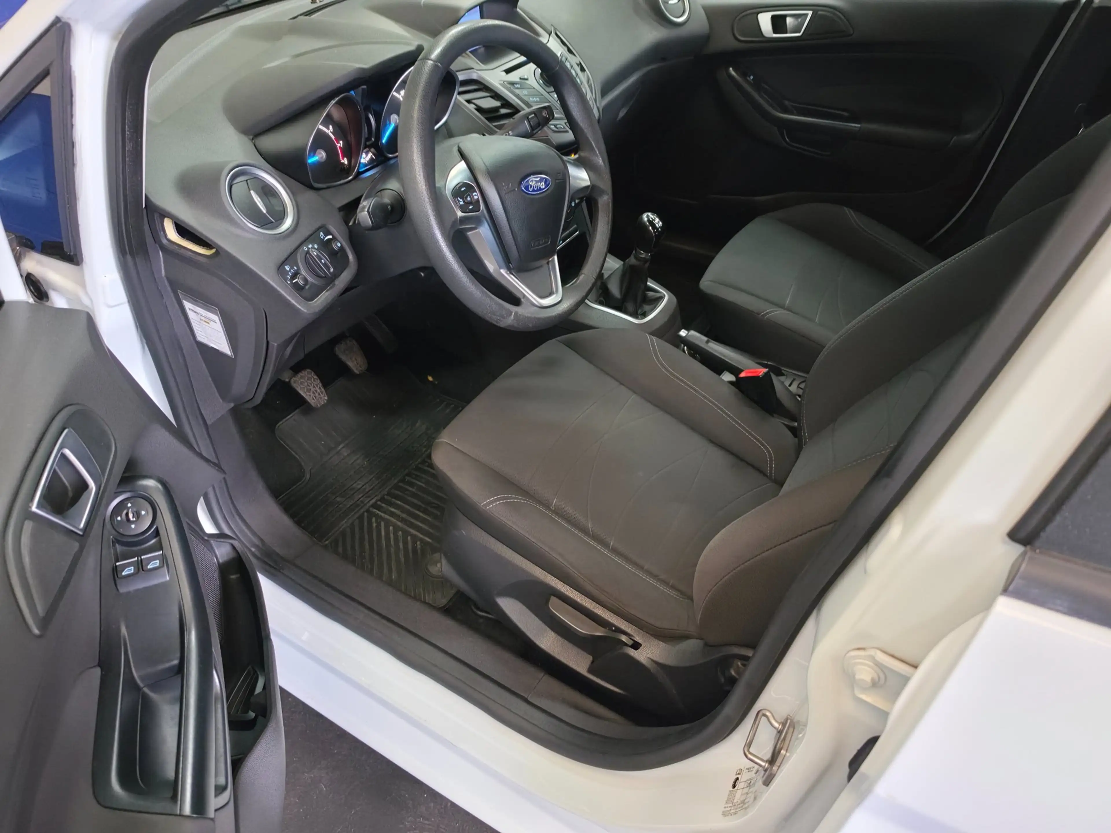 Ford Fiesta 1.0 Style — photo 5