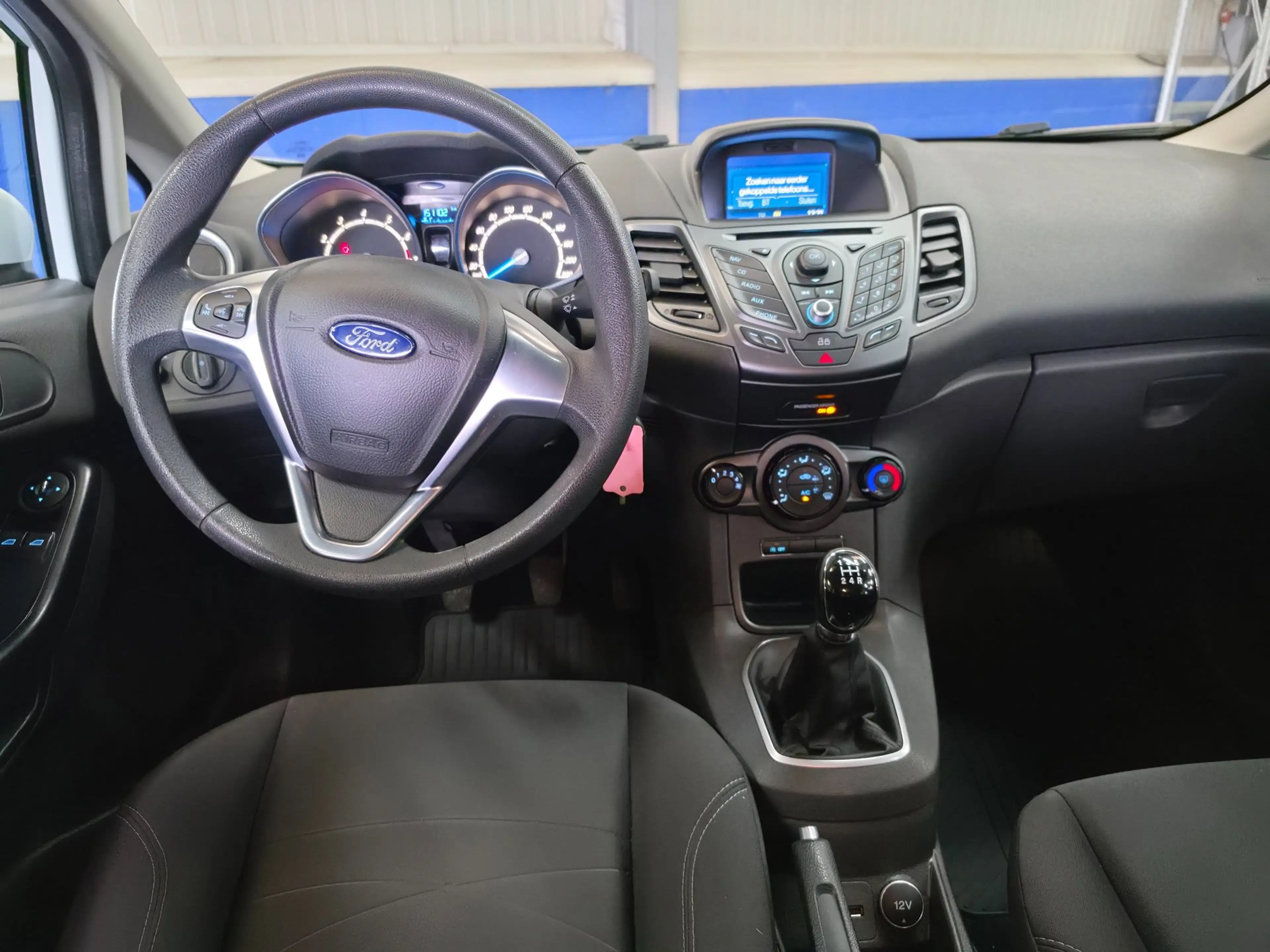 Ford Fiesta 1.0 Style — photo 9