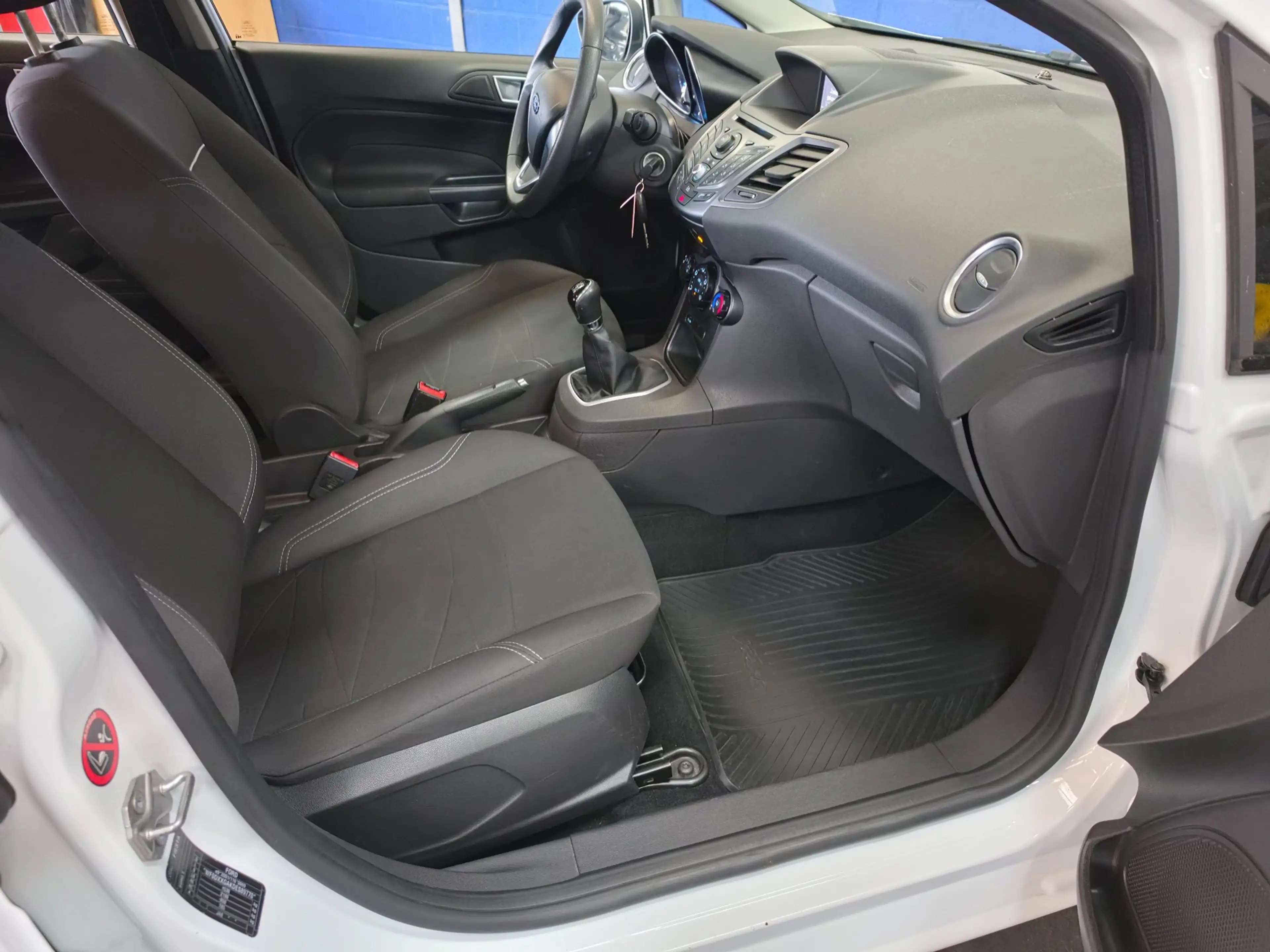 Ford Fiesta 1.0 Style — photo 10